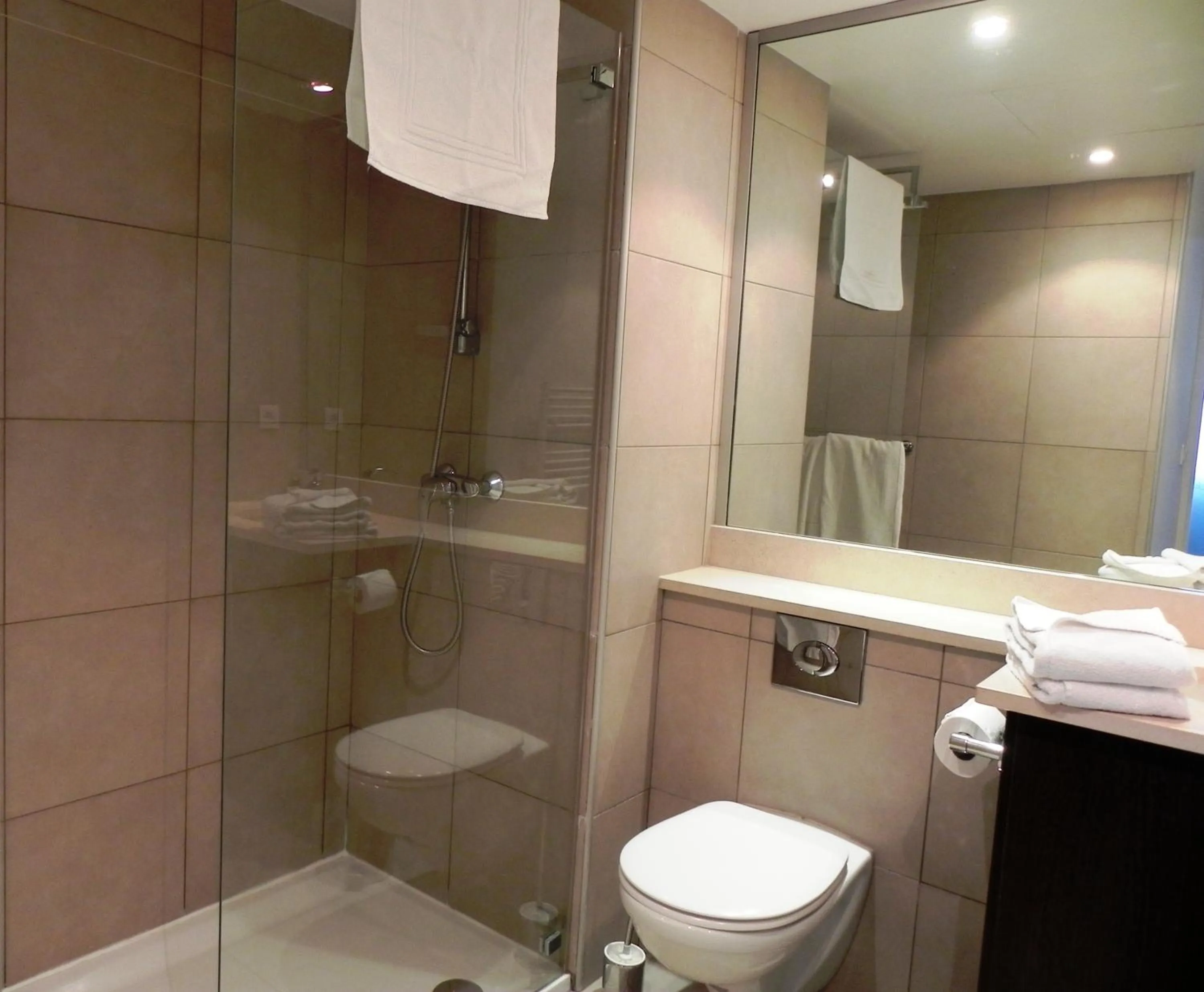 Toilet in Residence Services Calypso Calanques Plage