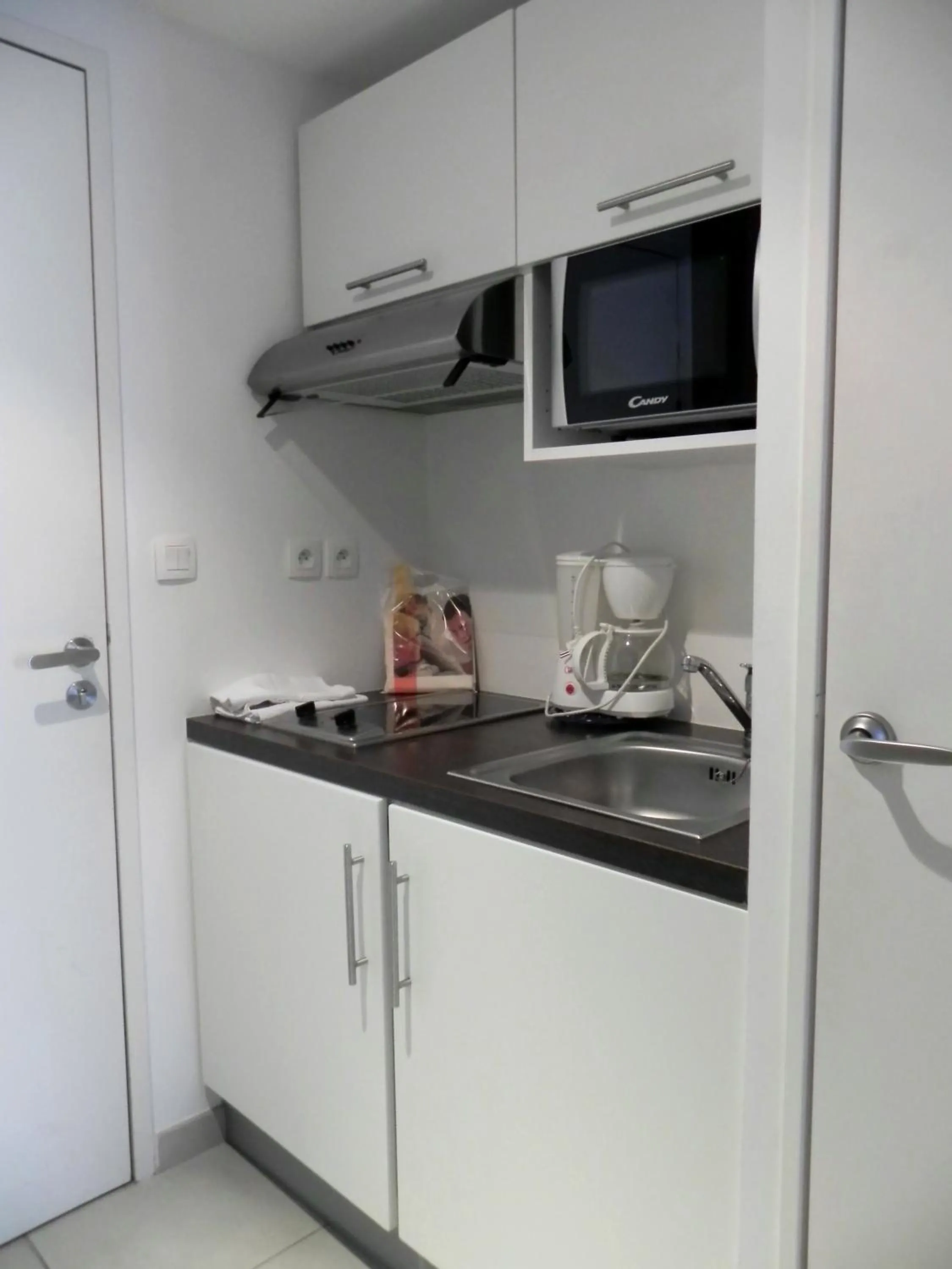 Kitchen or kitchenette in Residence Services Calypso Calanques Plage