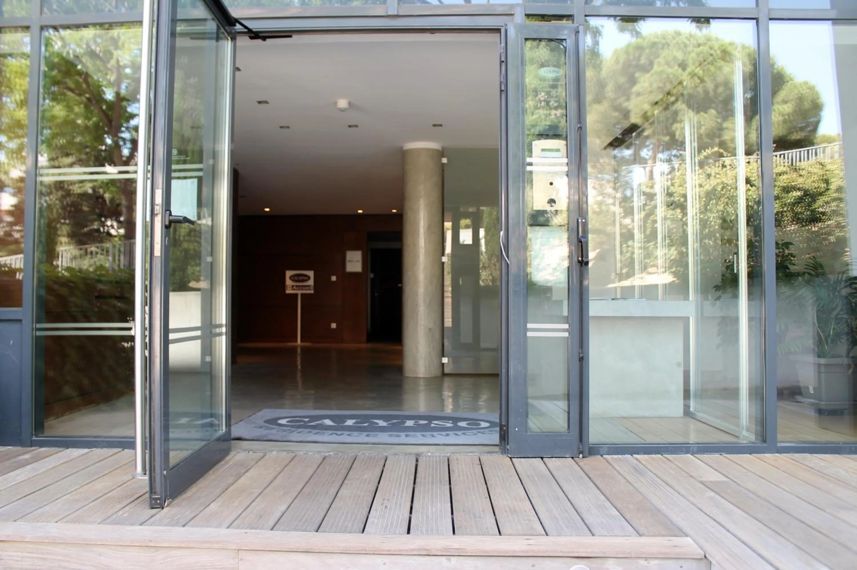Facade/entrance in Residence Services Calypso Calanques Plage