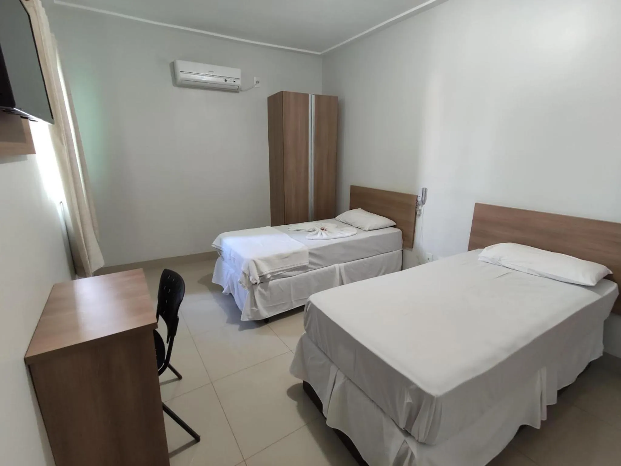 Bed in Cemarim Hotel