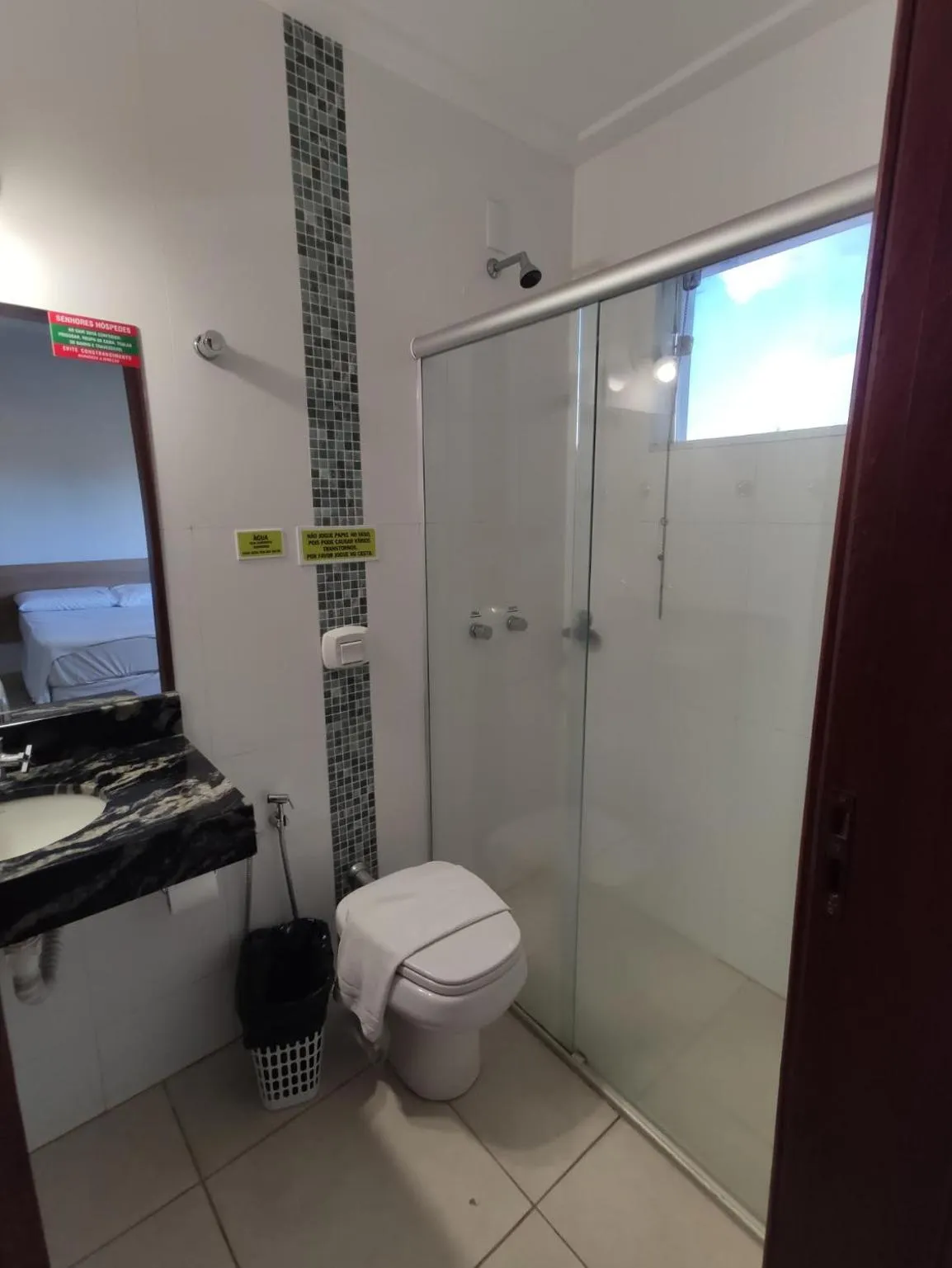 Bathroom in Cemarim Hotel