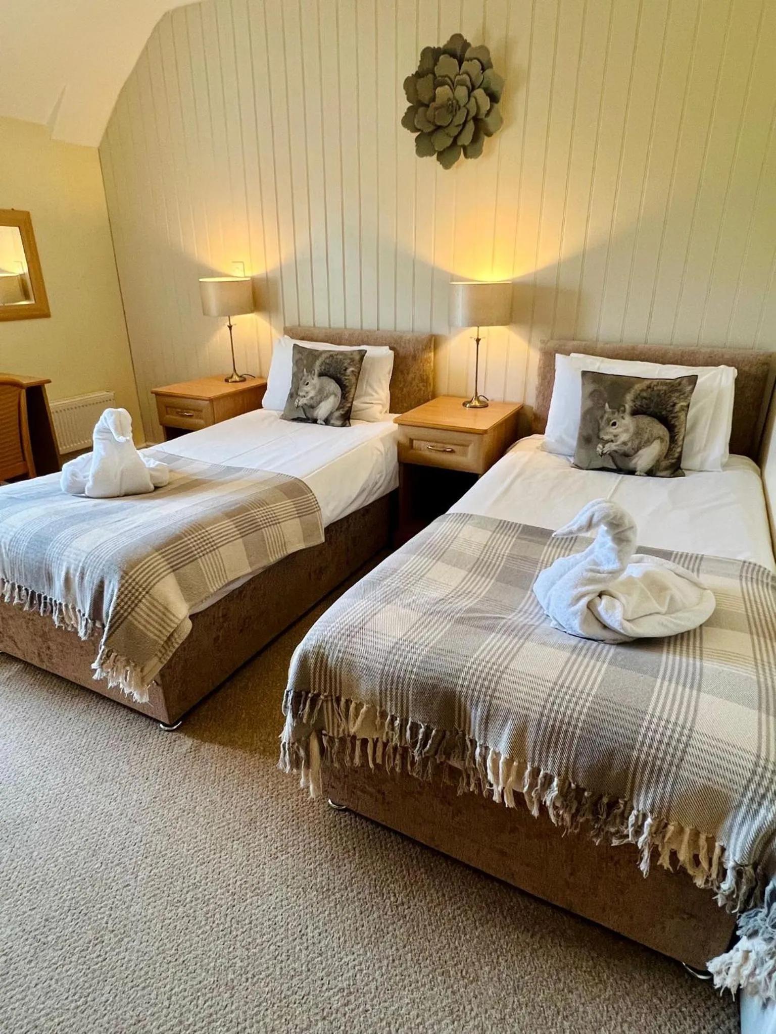 towels, Bed in Cottage Lea's Country Hotel & Restaurant