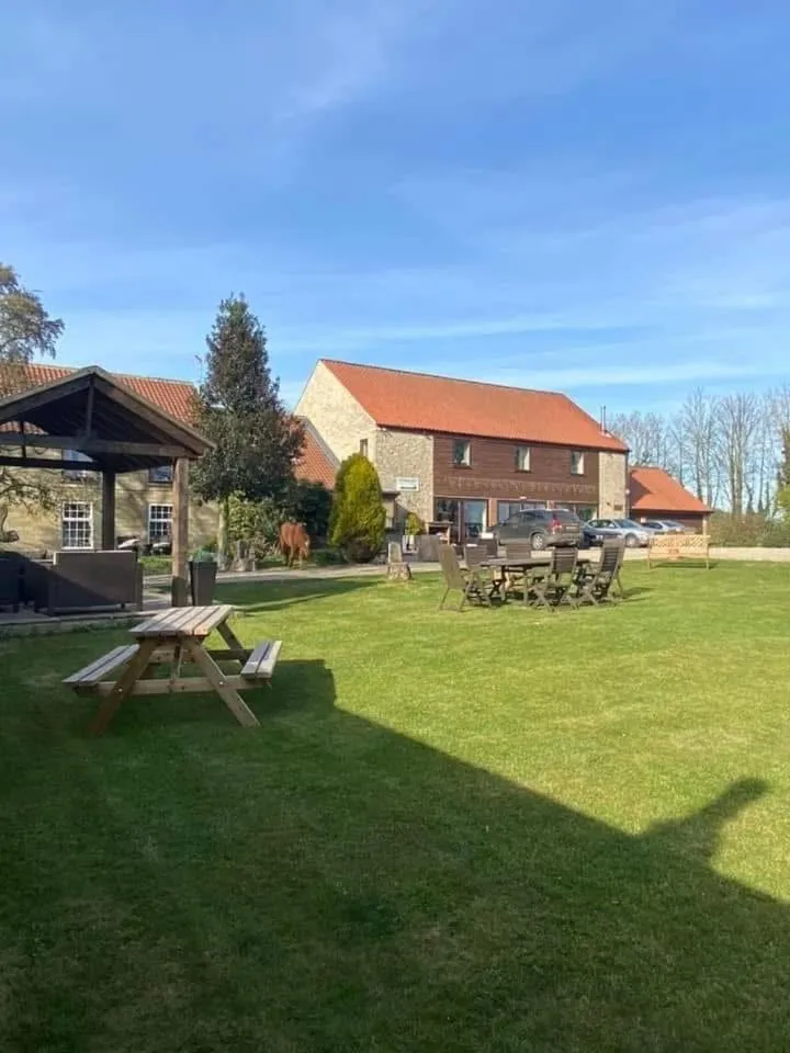 Property building in Cottage Lea's Country Hotel & Restaurant