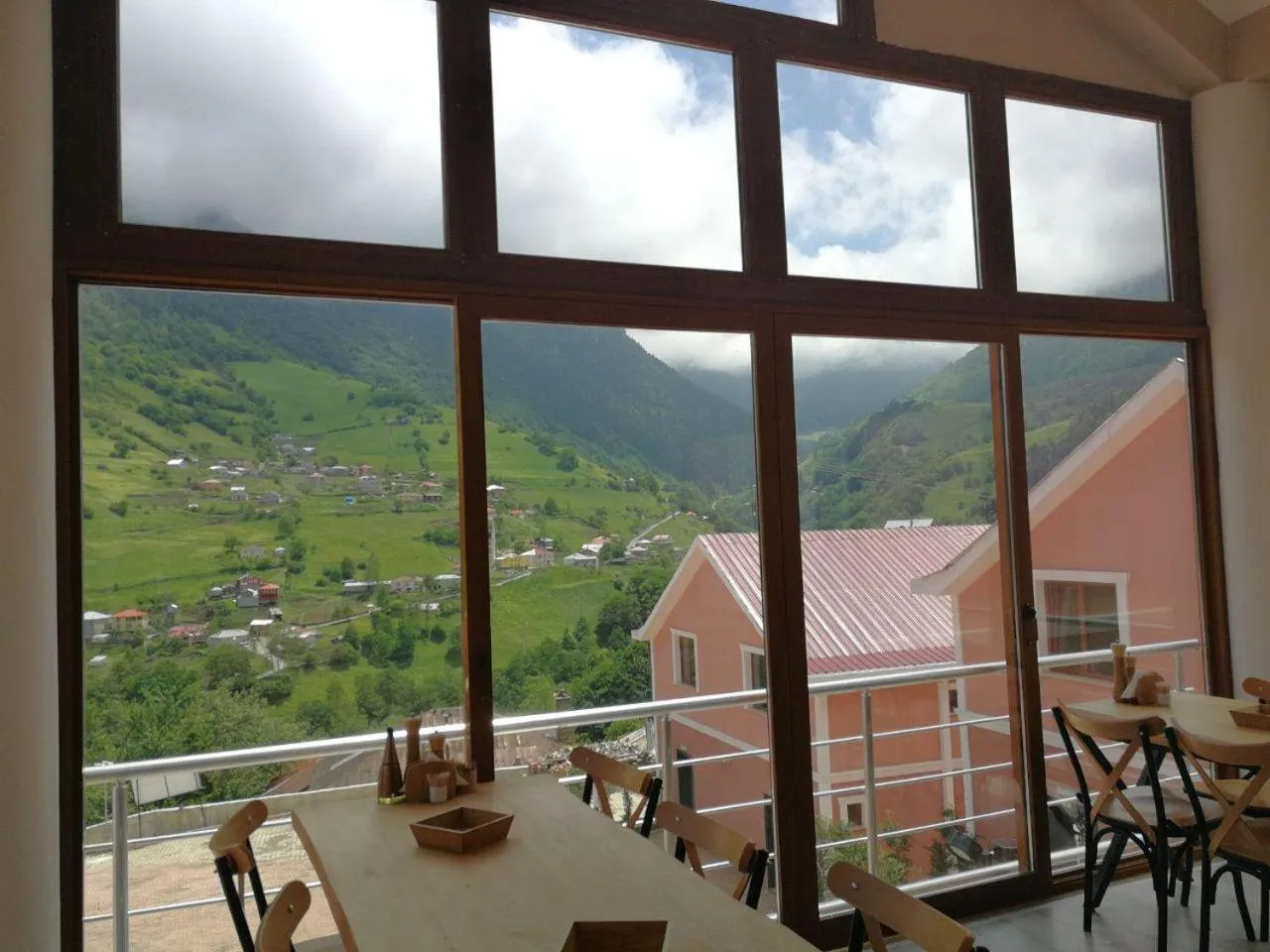 Restaurant/places to eat in Hamsikoy Hotel