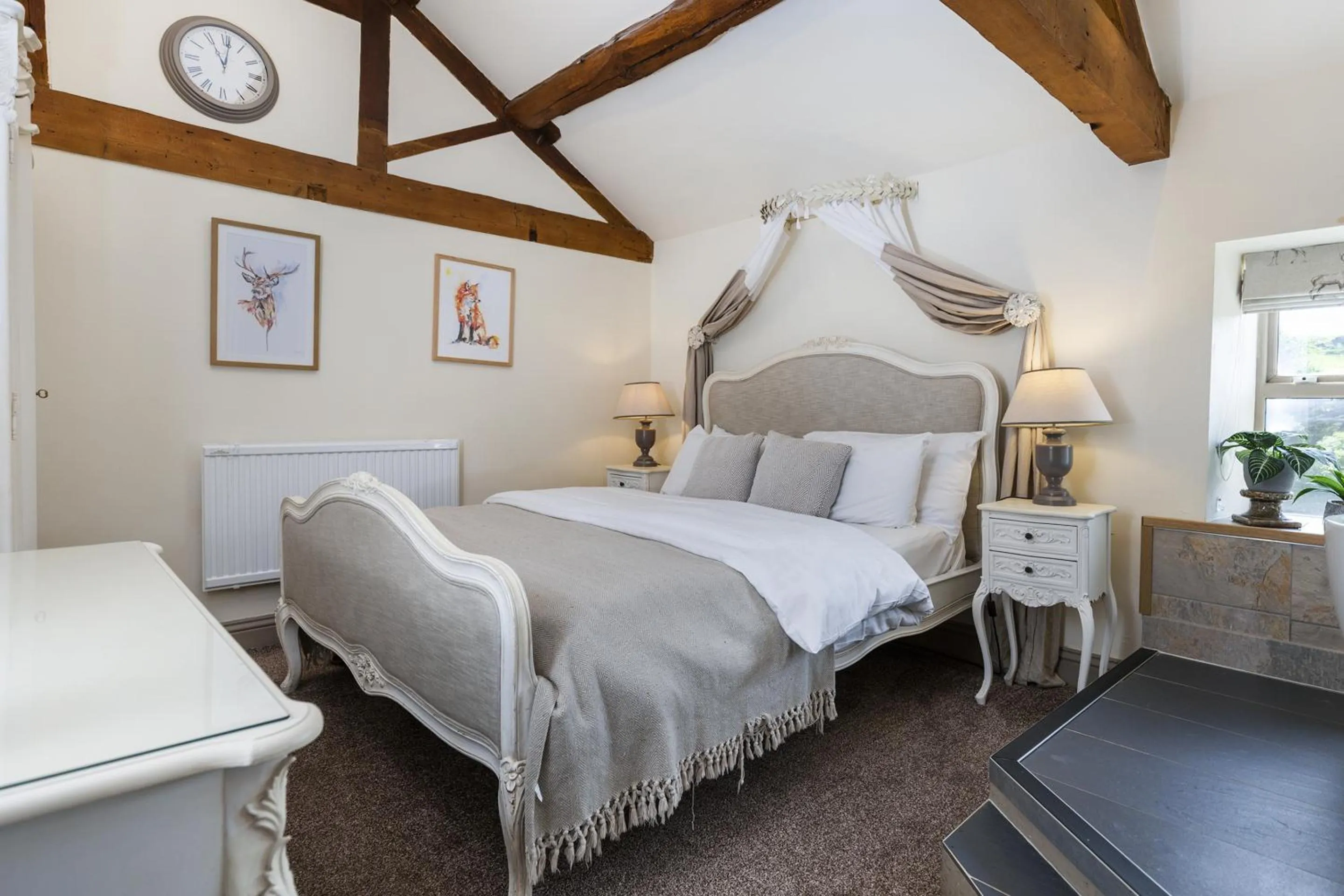 Bedroom, Bed in The Fleece Inn at Barkisland