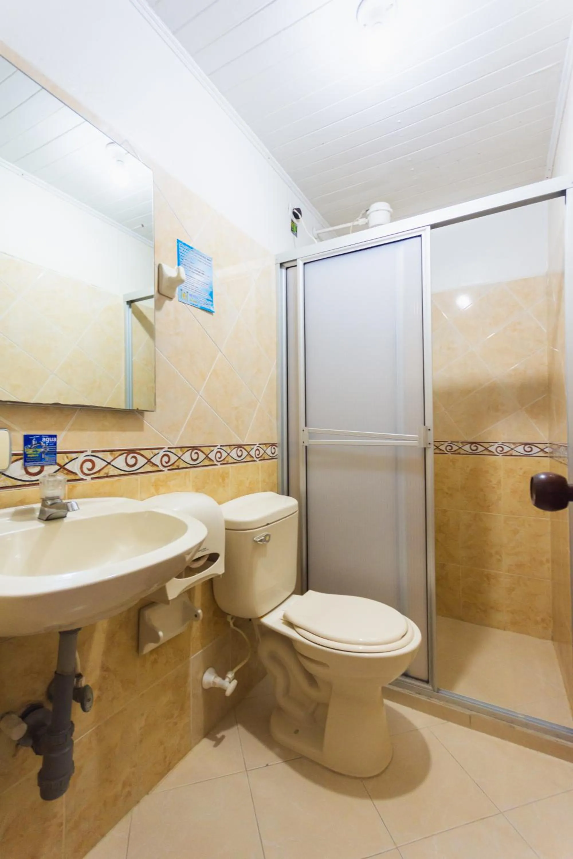 Bathroom in Hotel Real Guatapé