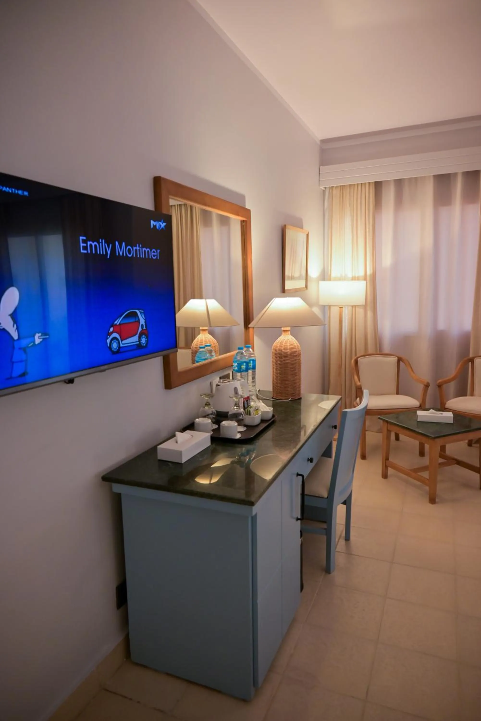 Amphoras Aqua Adults Friendly