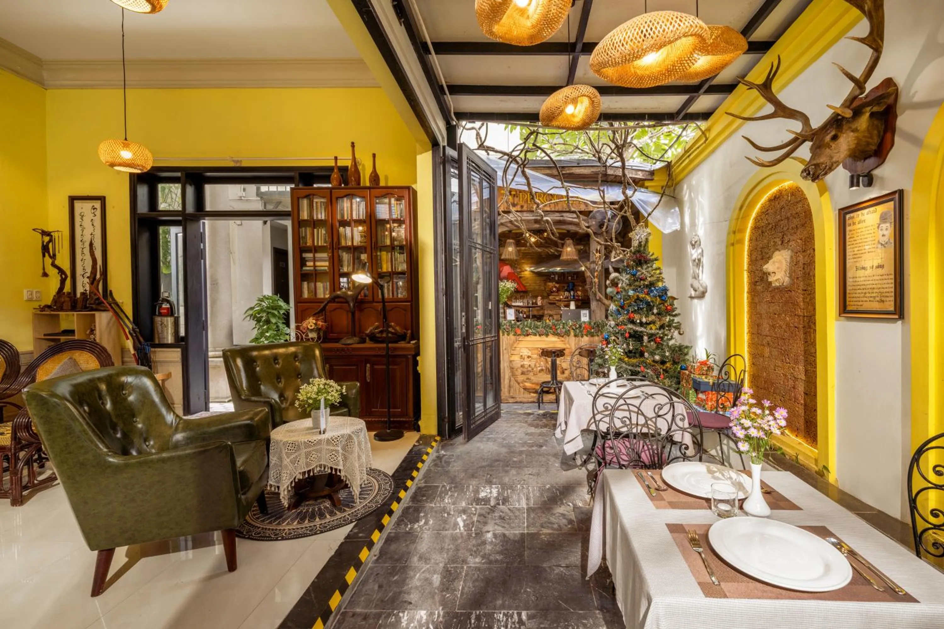 Restaurant/places to eat in The Pergola Design Hotel