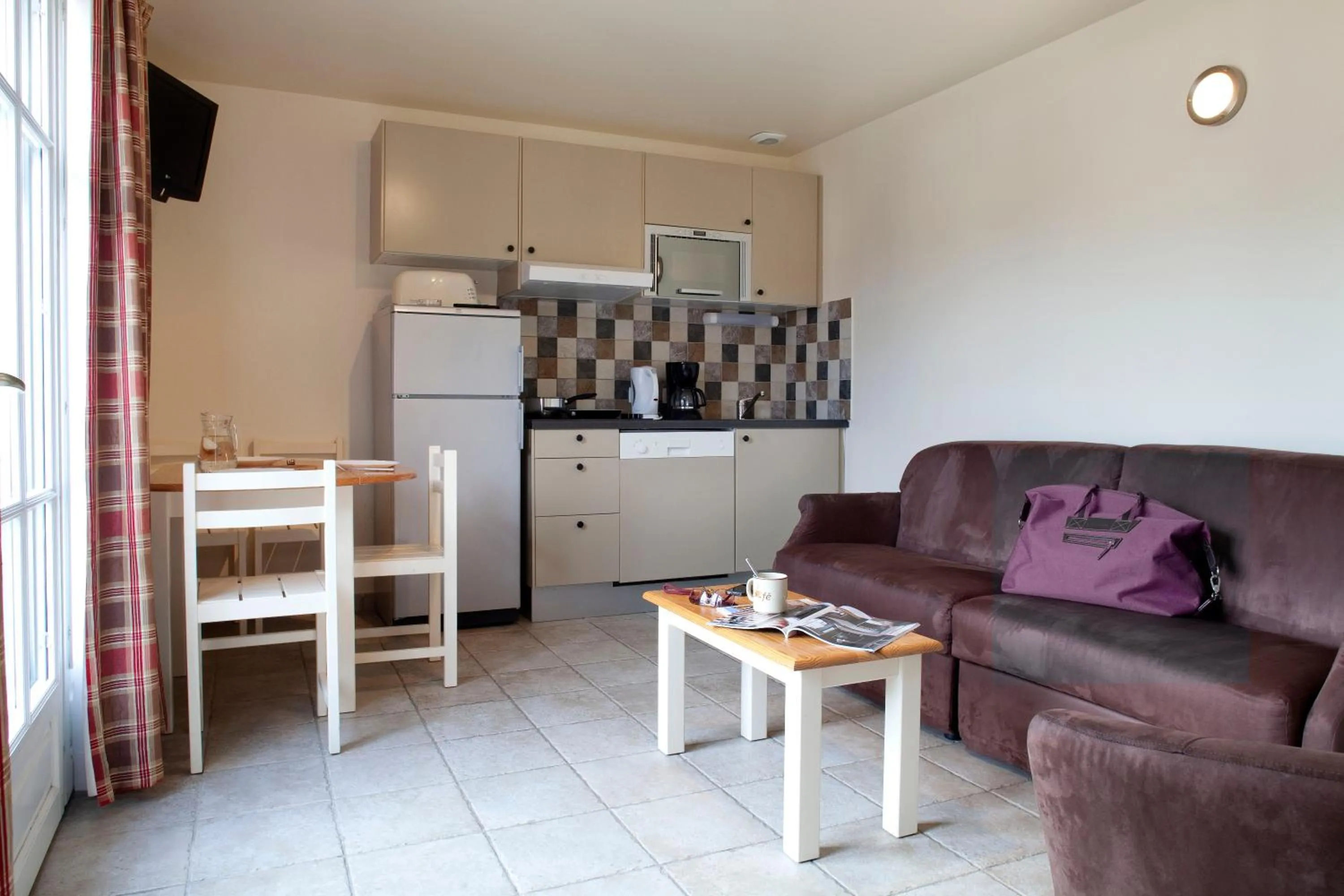 Kitchen or kitchenette in Le Village Cancalais