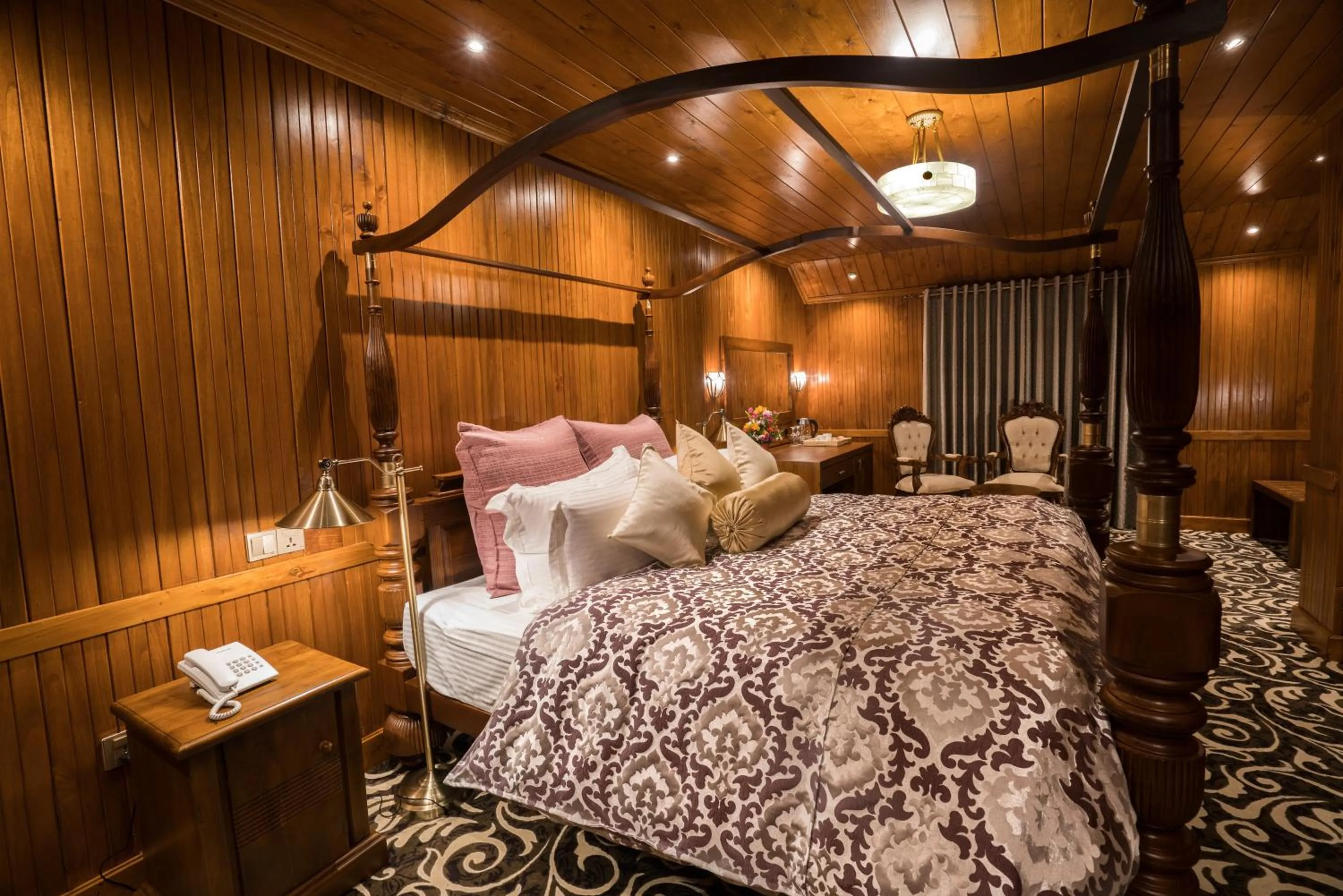 Photo of the whole room, Bed in La Grande Villa