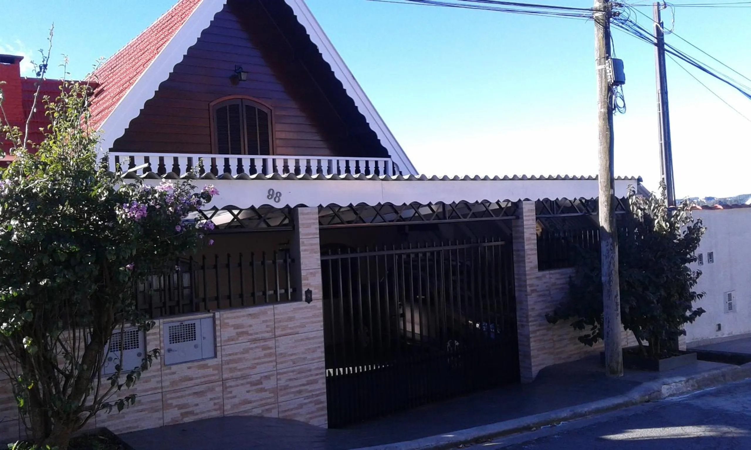 Property building in Chalé de Férias