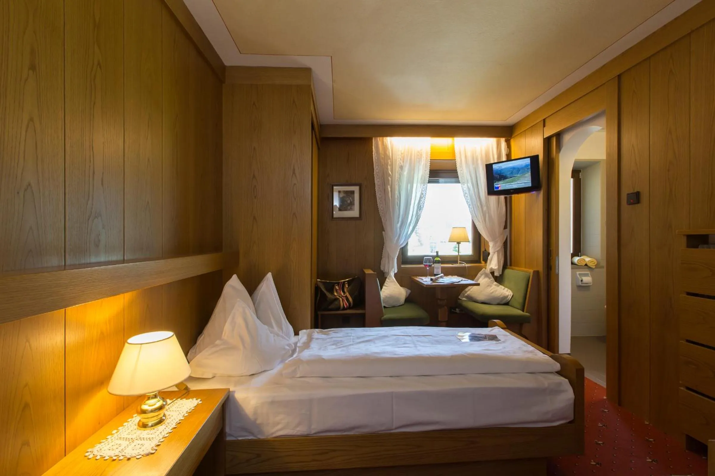 Photo of the whole room, Bed in Hotel Burgfrieden