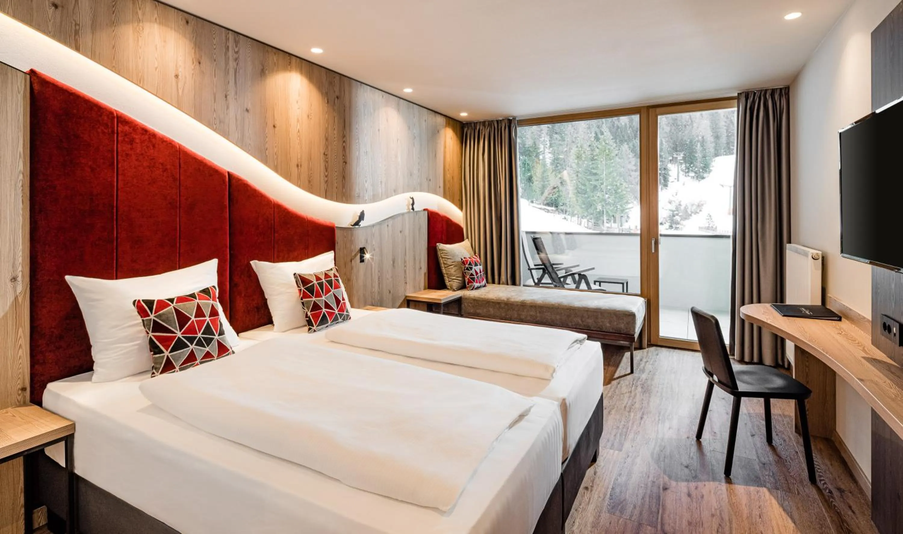 Photo of the whole room, Bed in Sporthotel Obereggen