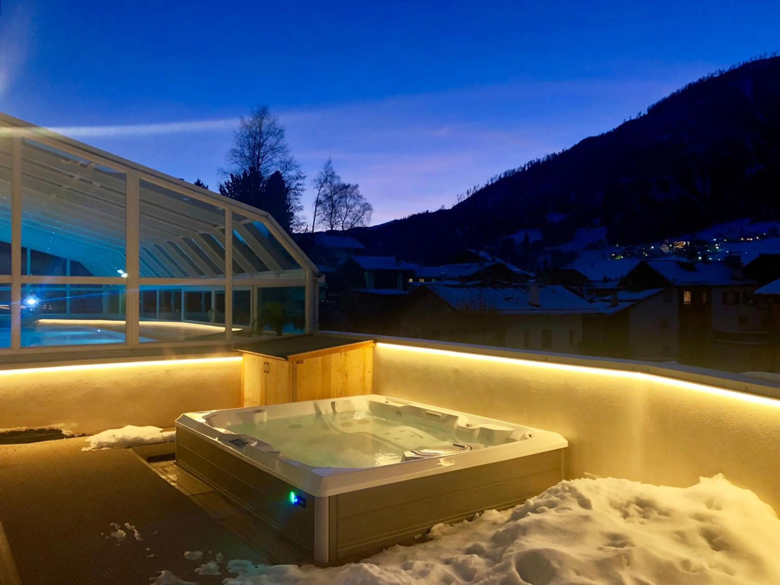 Hot Tub in Hotel Garden