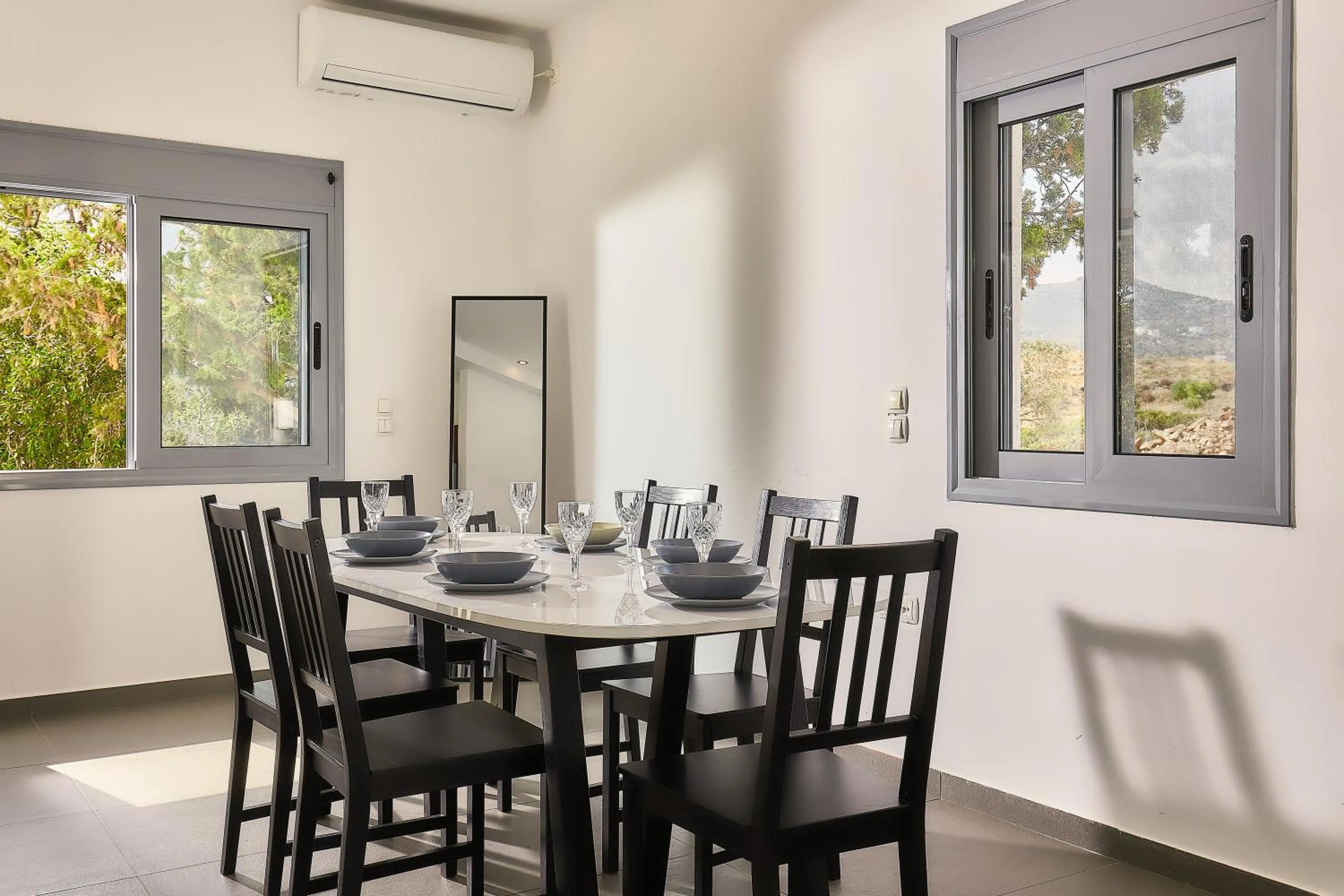 Dining area in Villa Emilia - with private, heated swimming pool