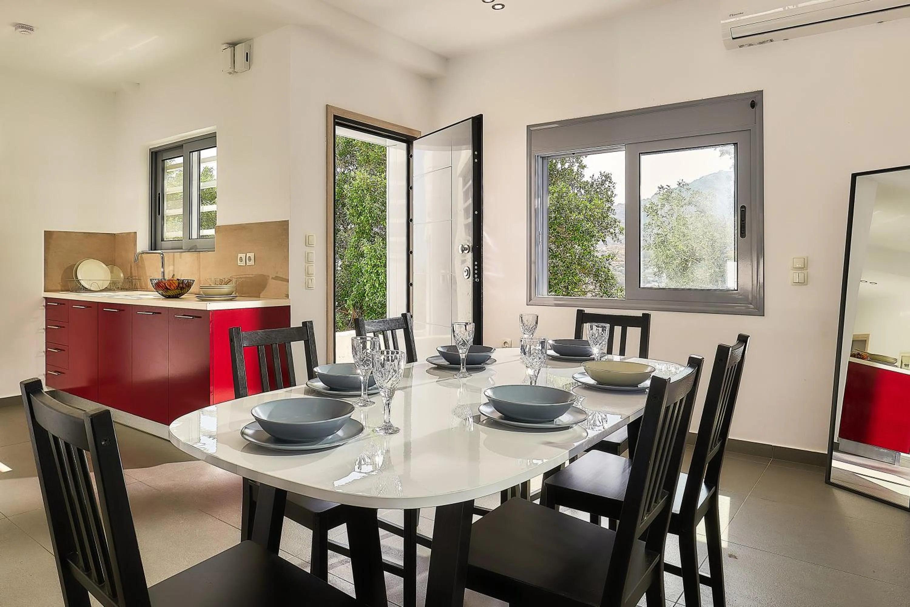 Dining area in Villa Emilia - with private, heated swimming pool