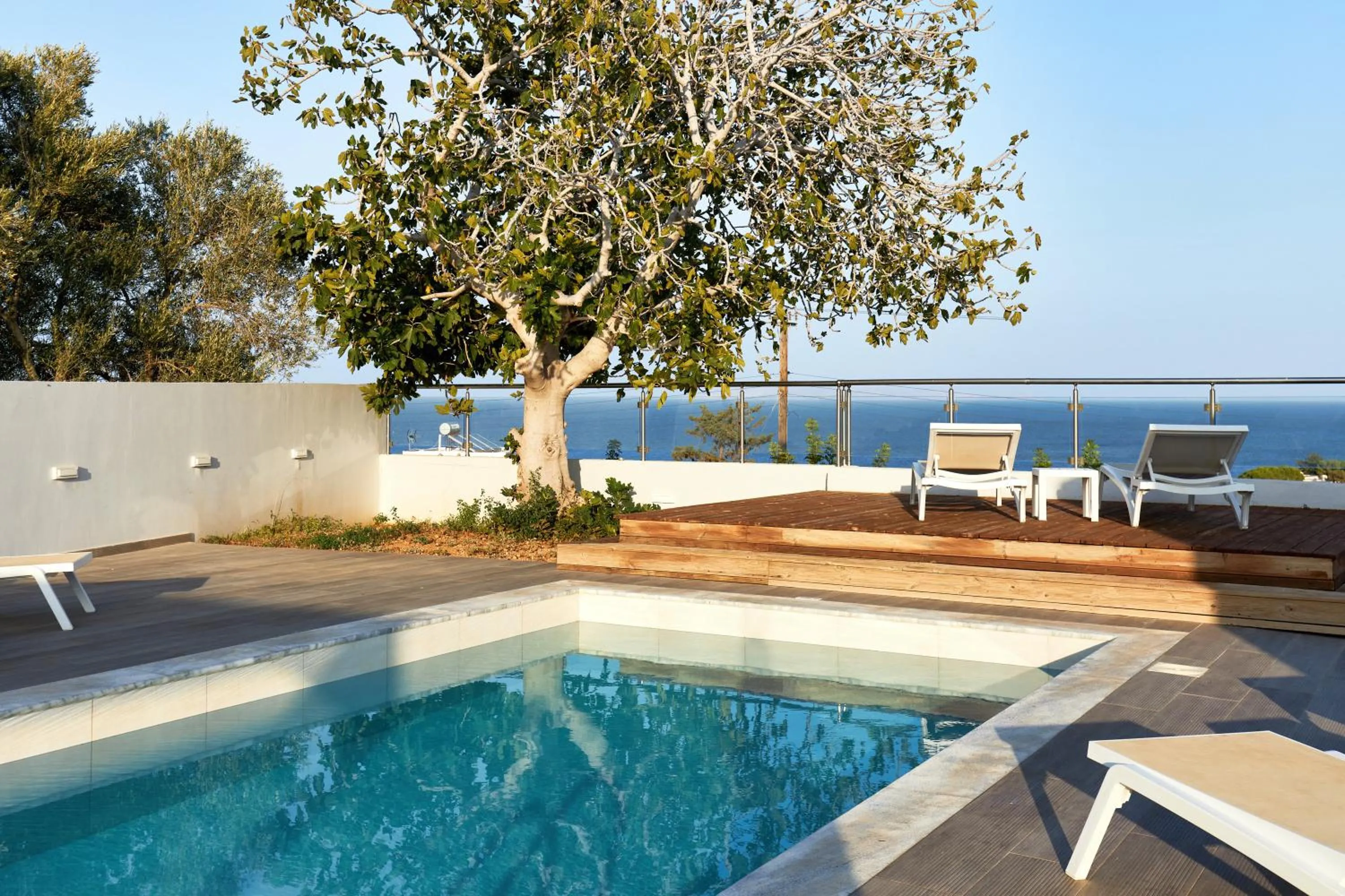 Sea view in Villa Emilia - with private, heated swimming pool