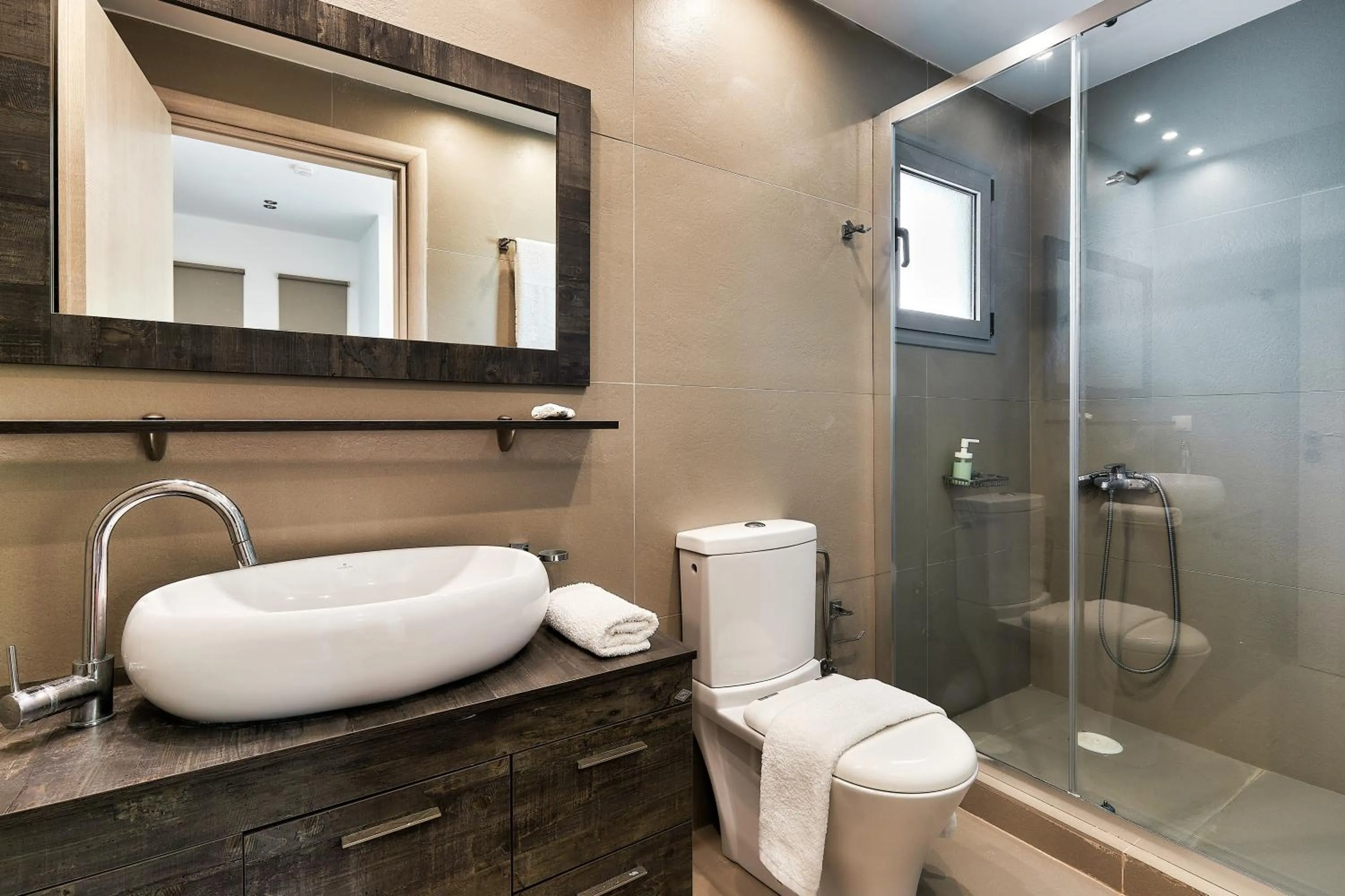 Bathroom in Villa Emilia - with private, heated swimming pool