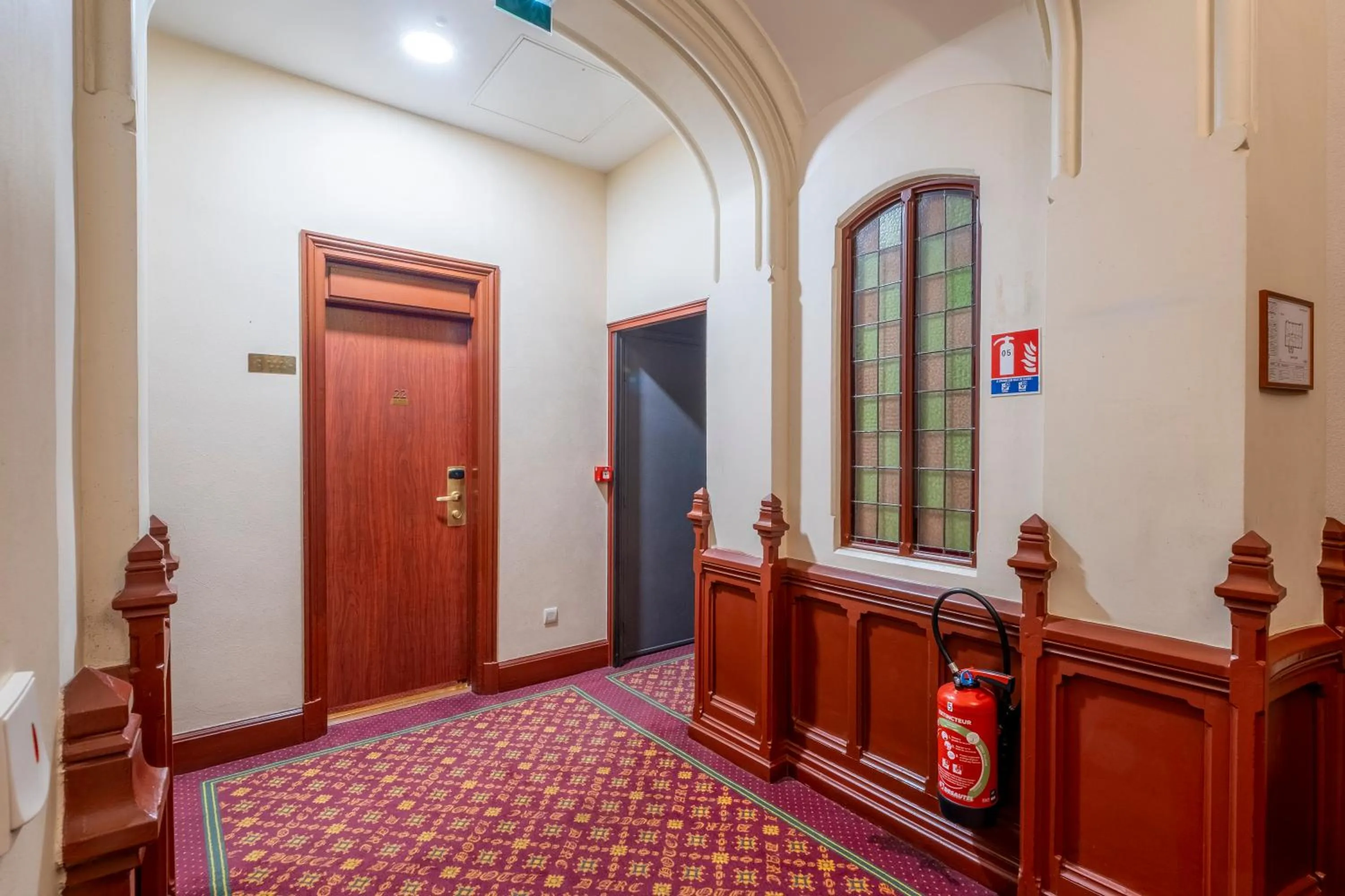 Property building in Best Western Hôtel d'Arc