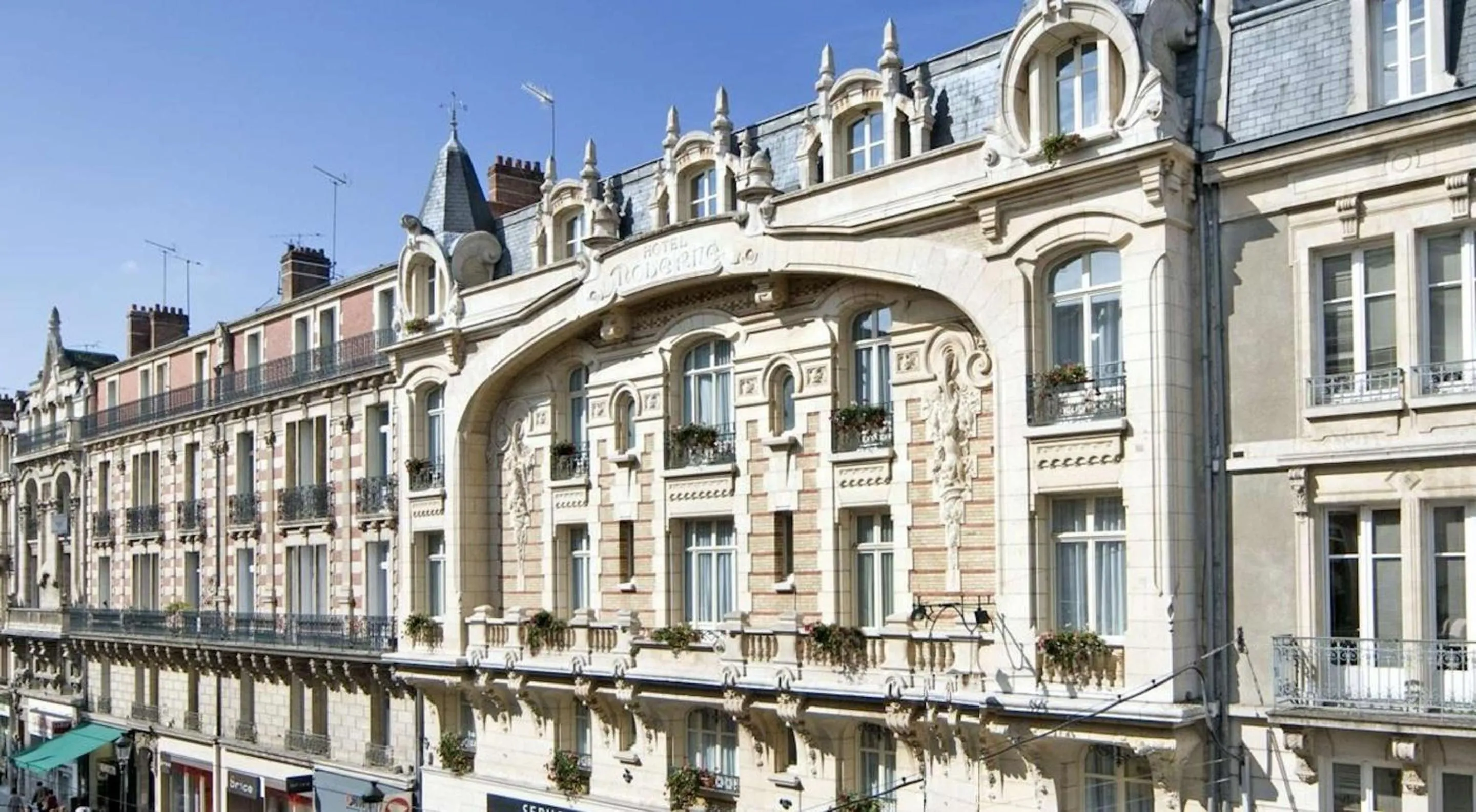 Property building in Best Western Hôtel d'Arc