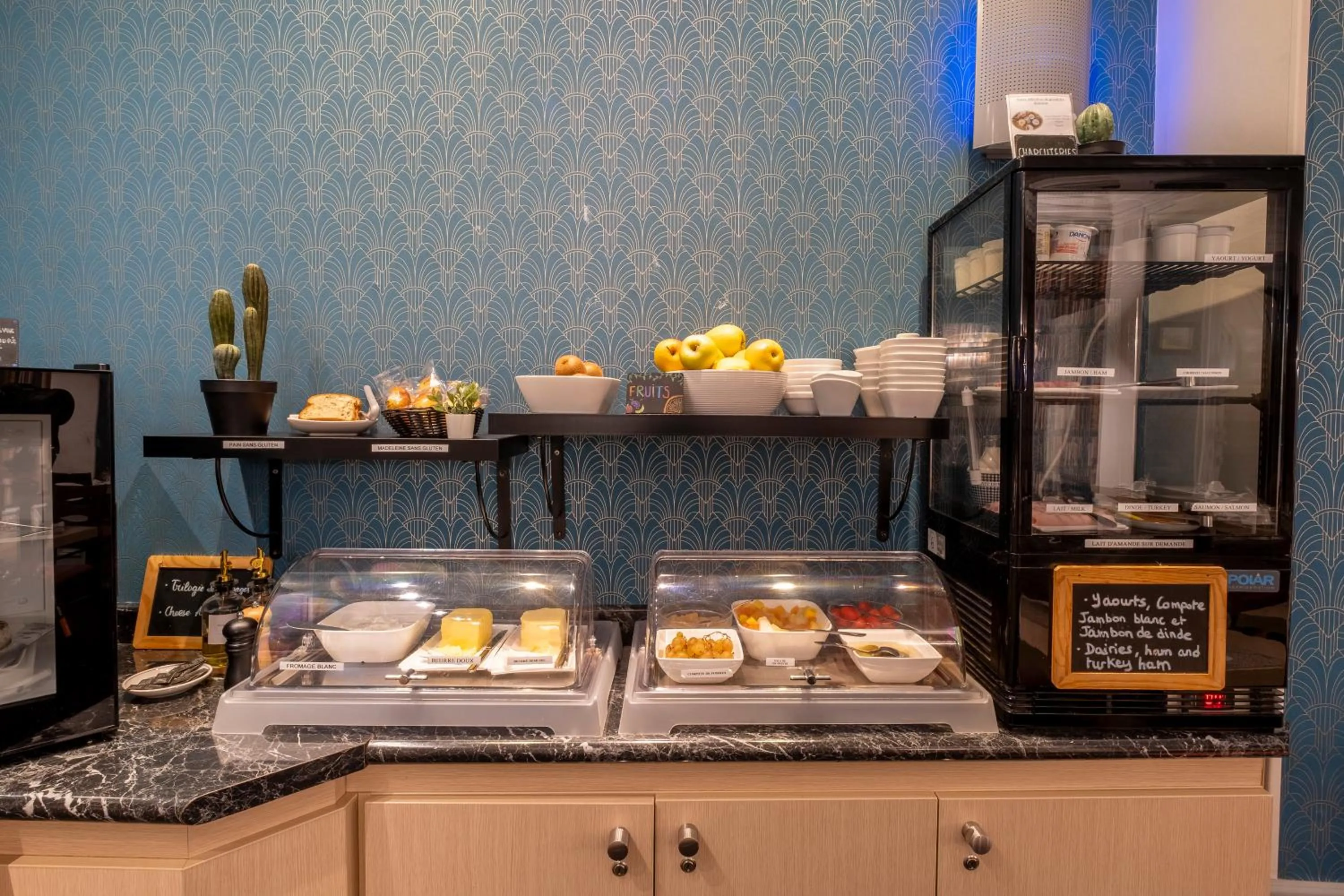 Breakfast in Best Western Hôtel d'Arc