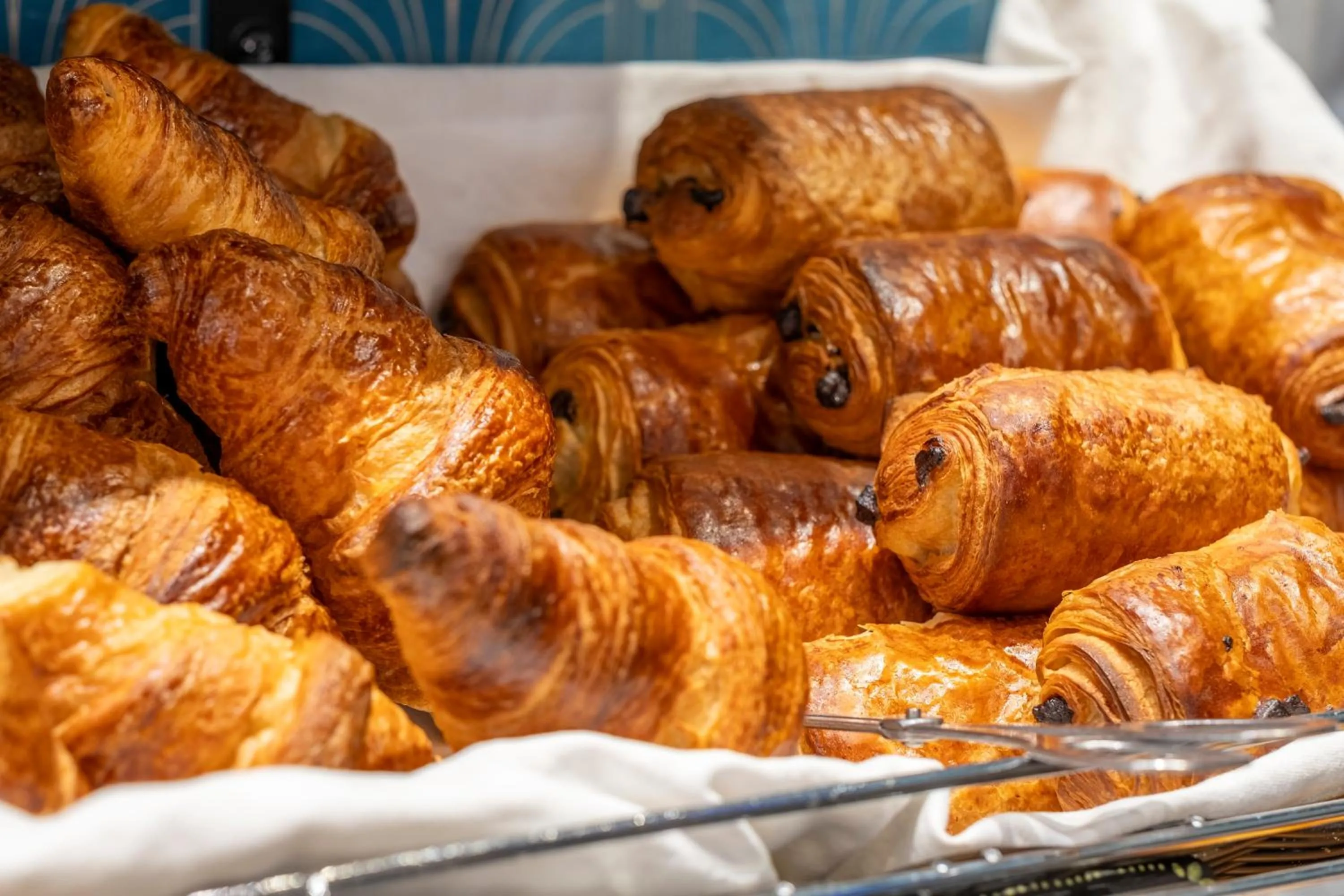 Breakfast in Best Western Hôtel d'Arc