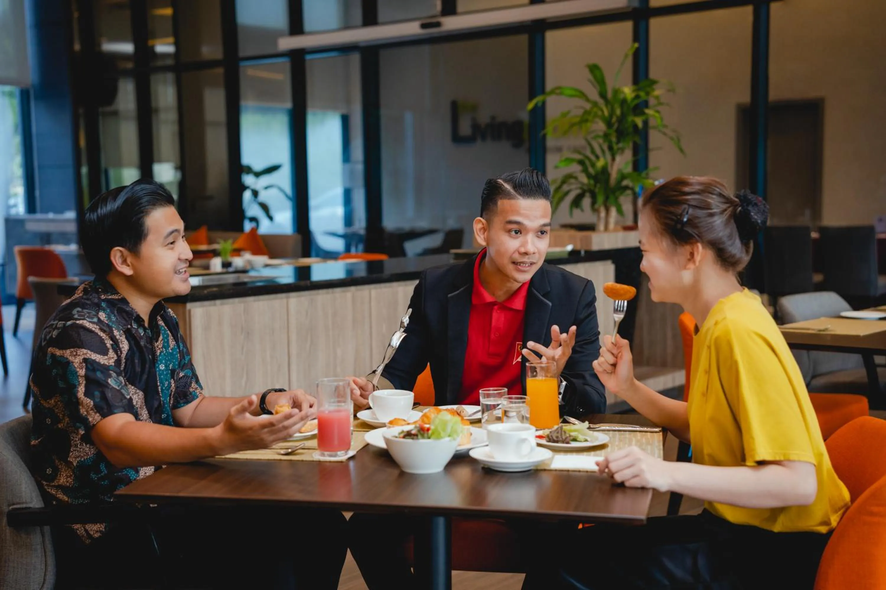 Restaurant/places to eat in Impiana Hotel Senai