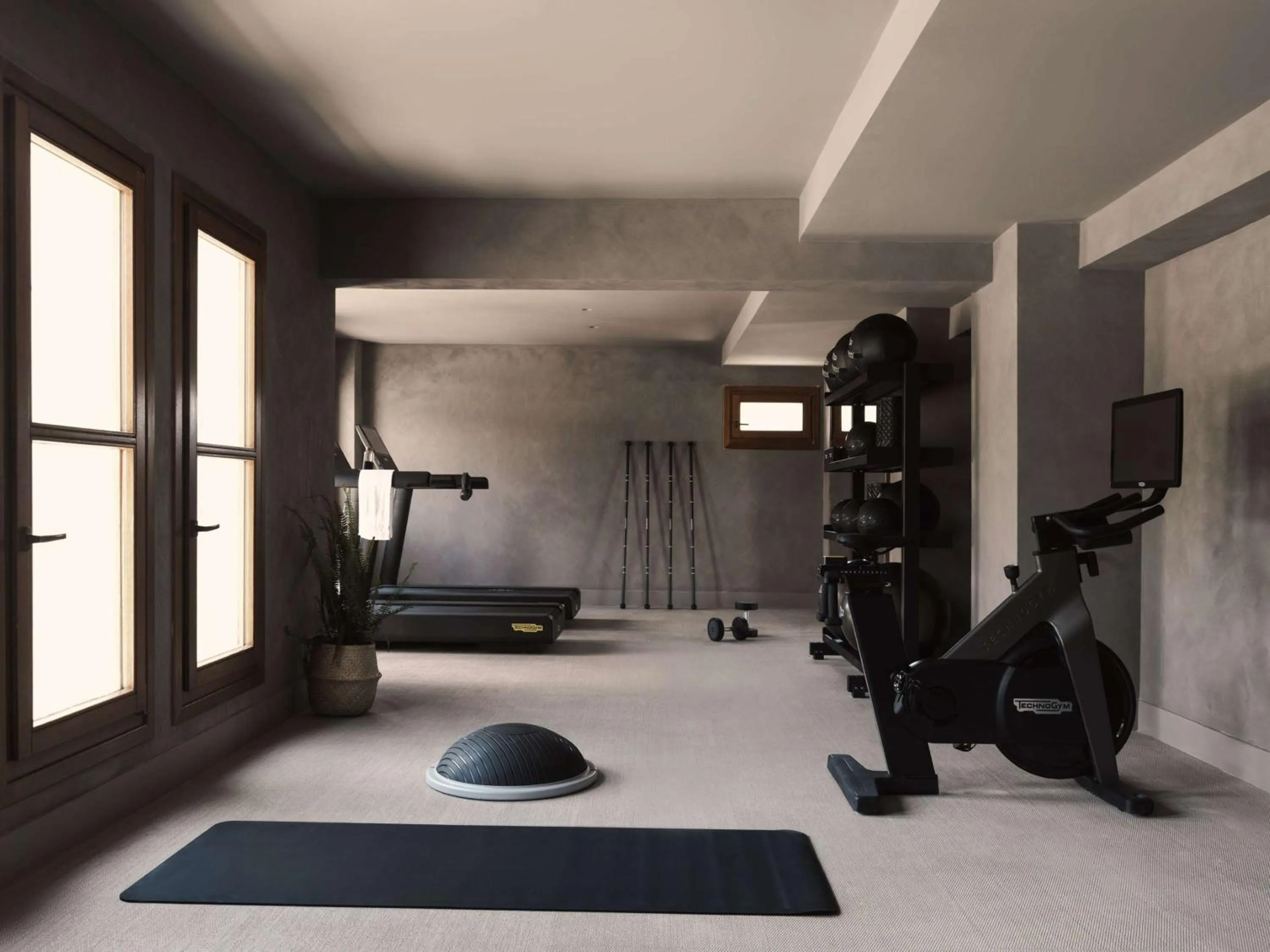 Fitness centre/facilities in Lindian Village, Curio Collection by Hilton