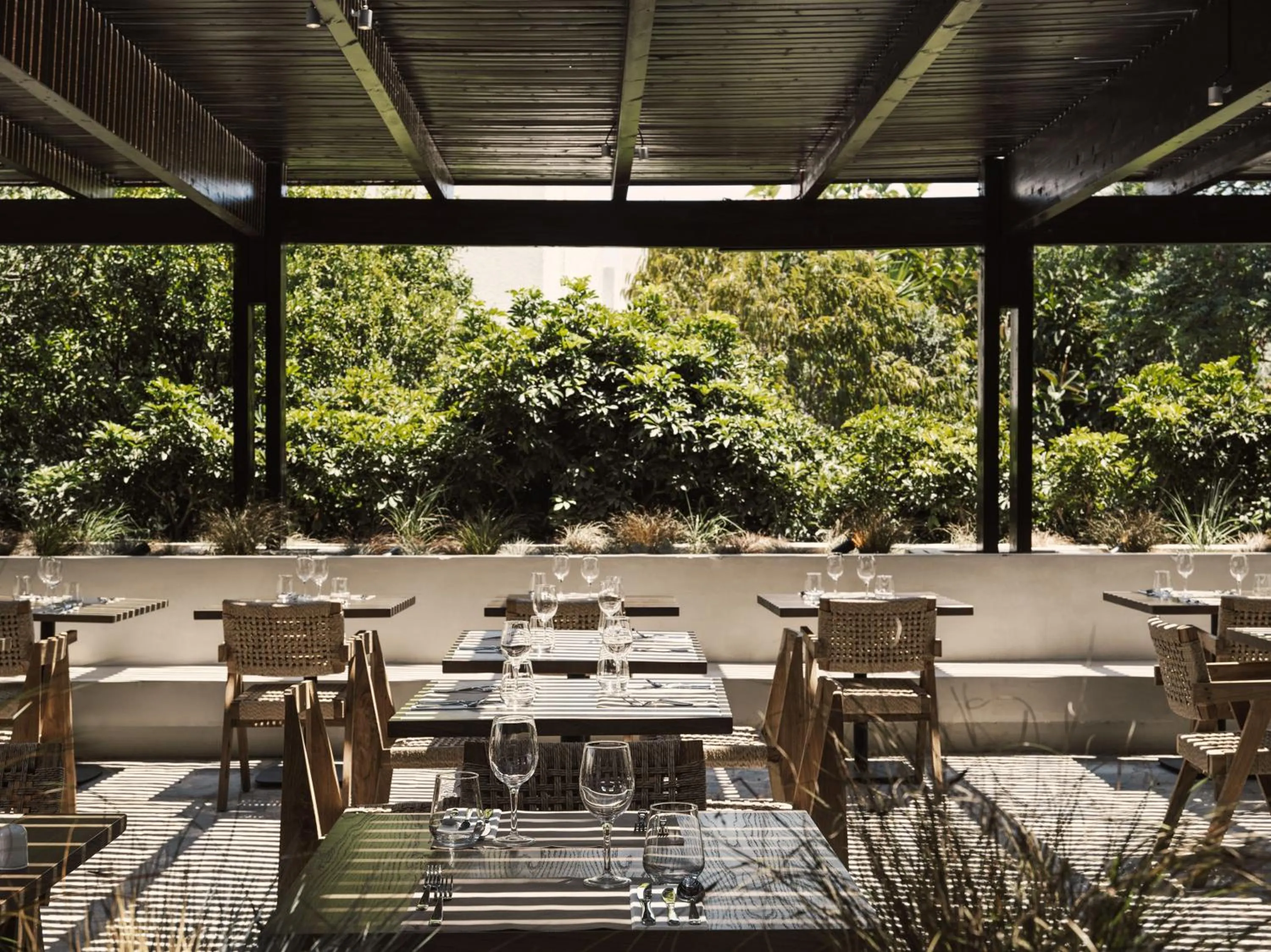 Restaurant/places to eat in Lindian Village, Curio Collection by Hilton