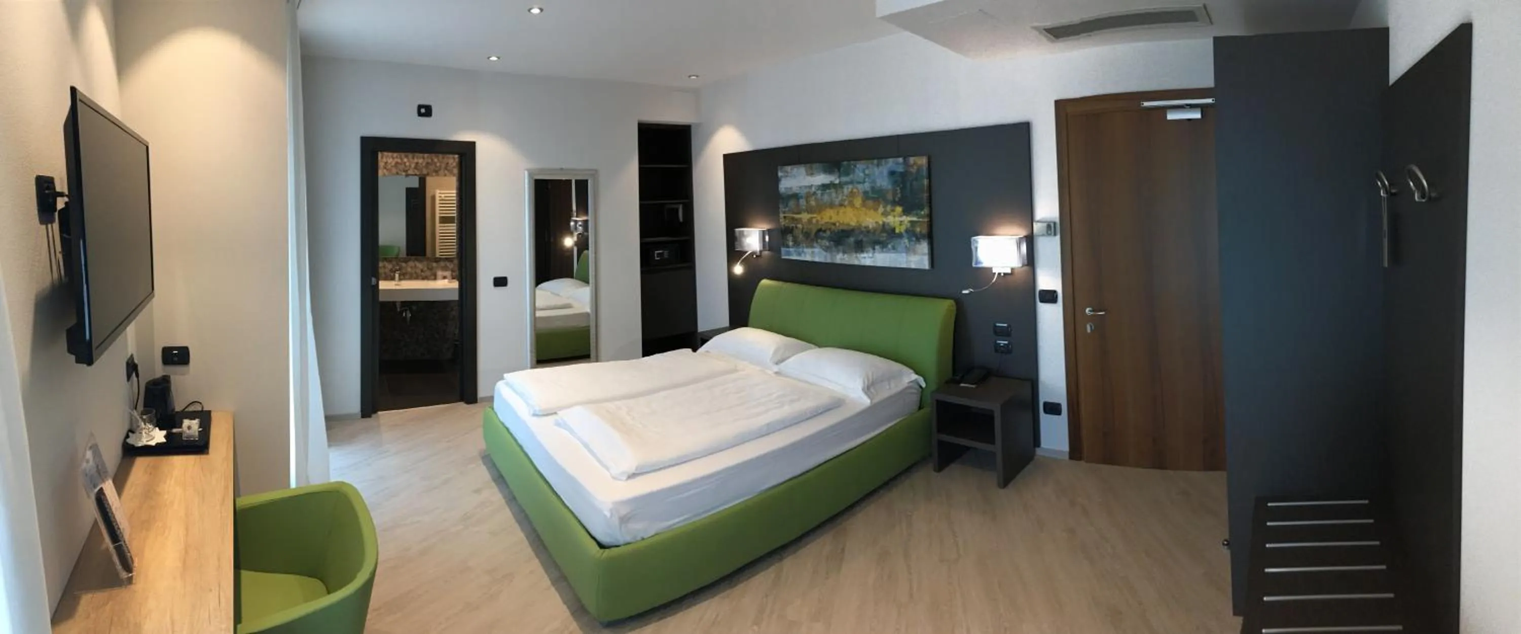 Photo of the whole room, Bed in Hotel Villa Rosa