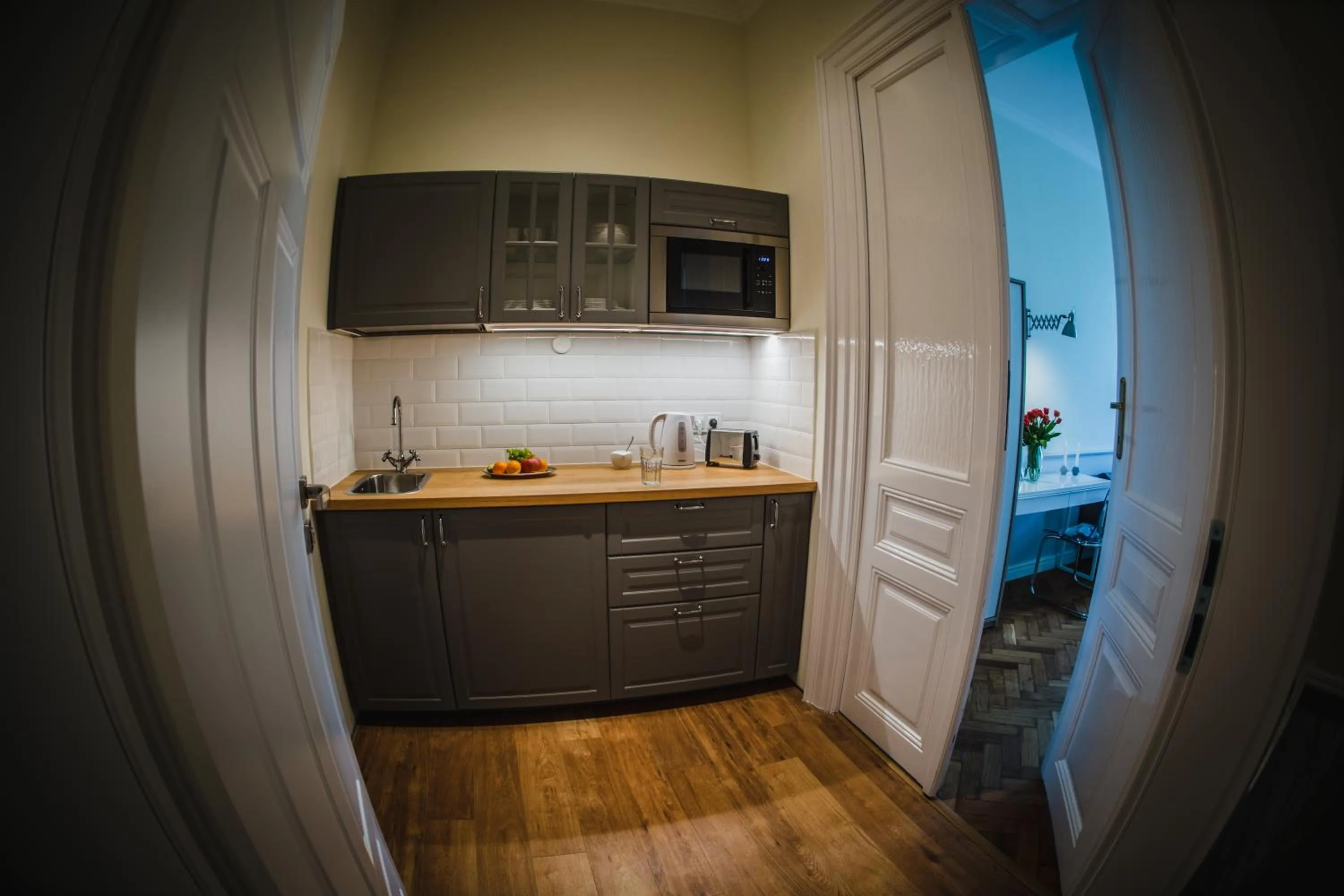 Kitchen or kitchenette in Angel House Aparthotel