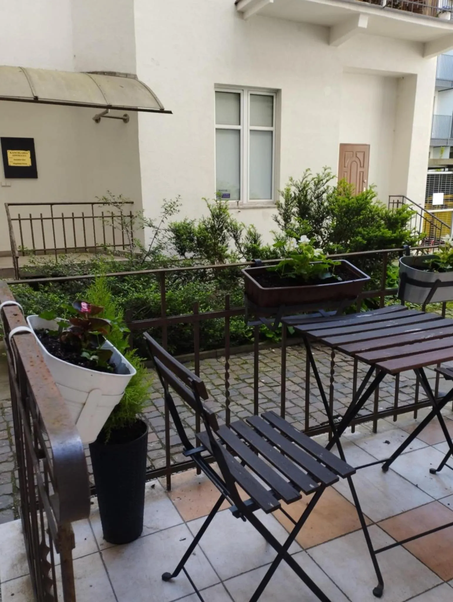 Patio in Angel House Aparthotel