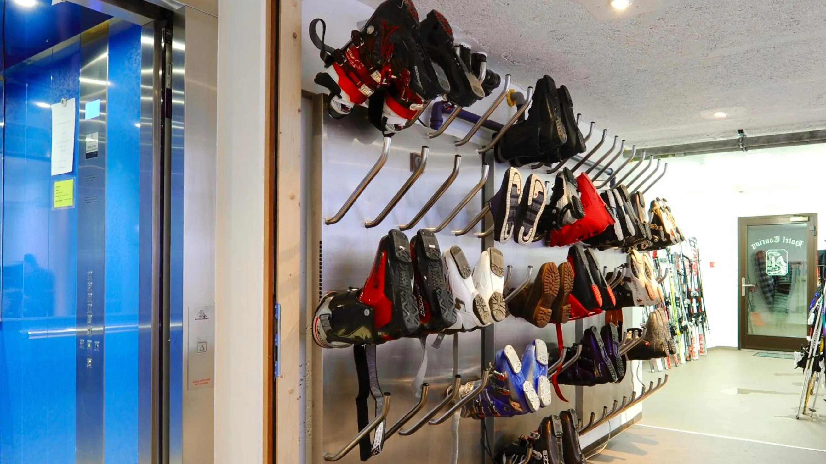 Skiing in Hotel Capricorn