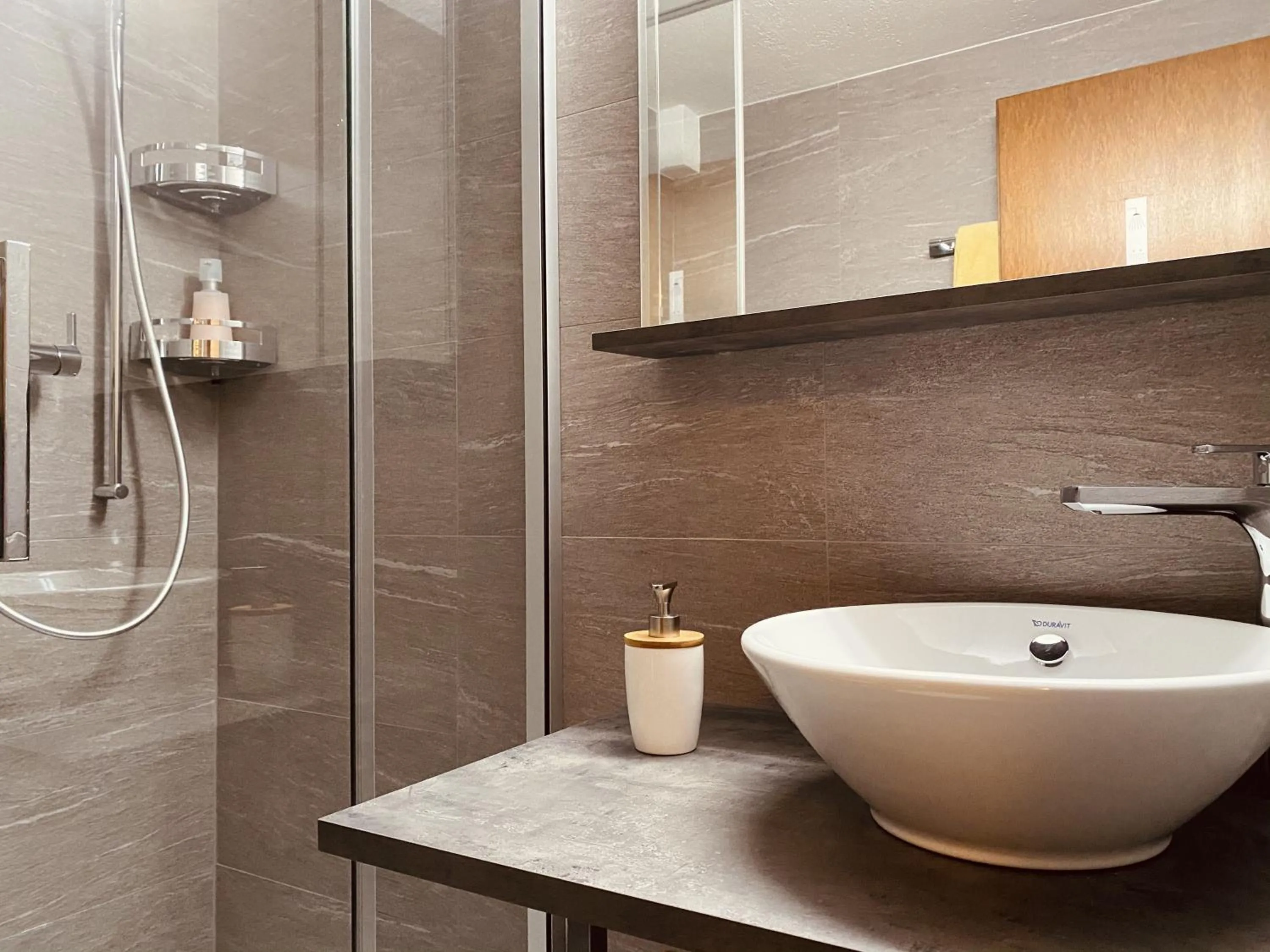 Shower in Hotel Capricorn