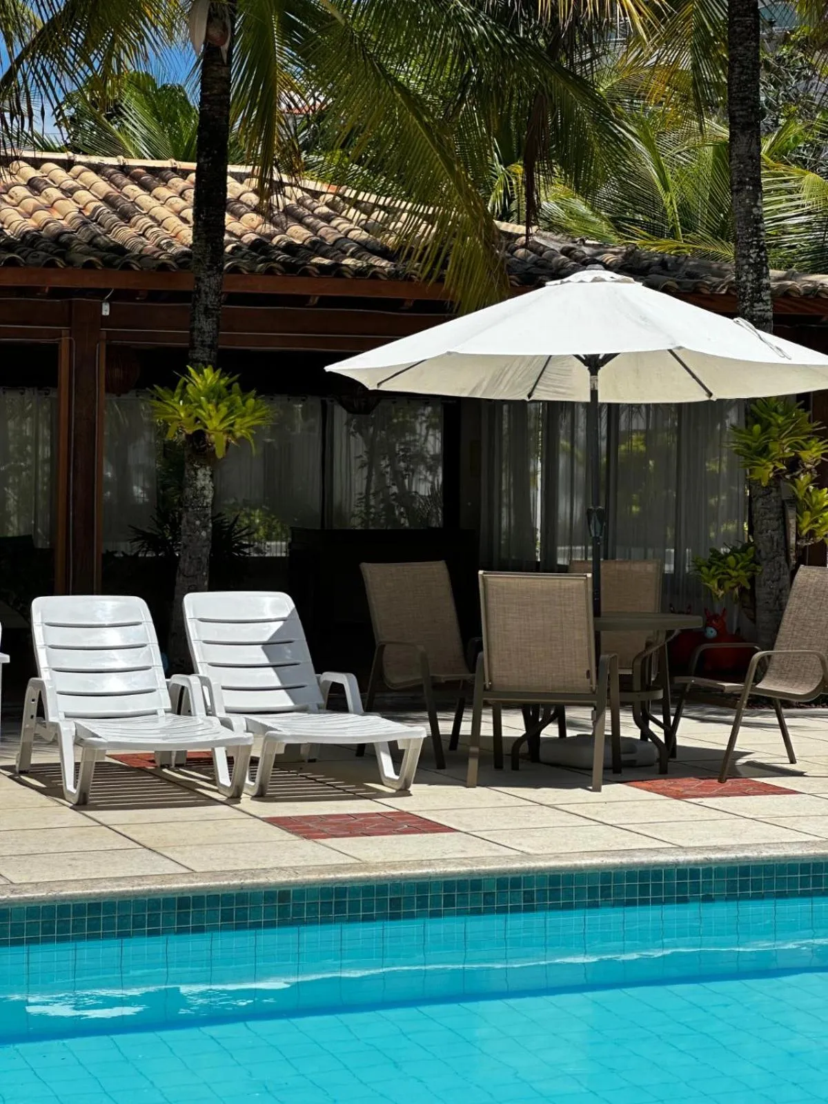 Swimming pool in Hotel Mar de Cabo Frio