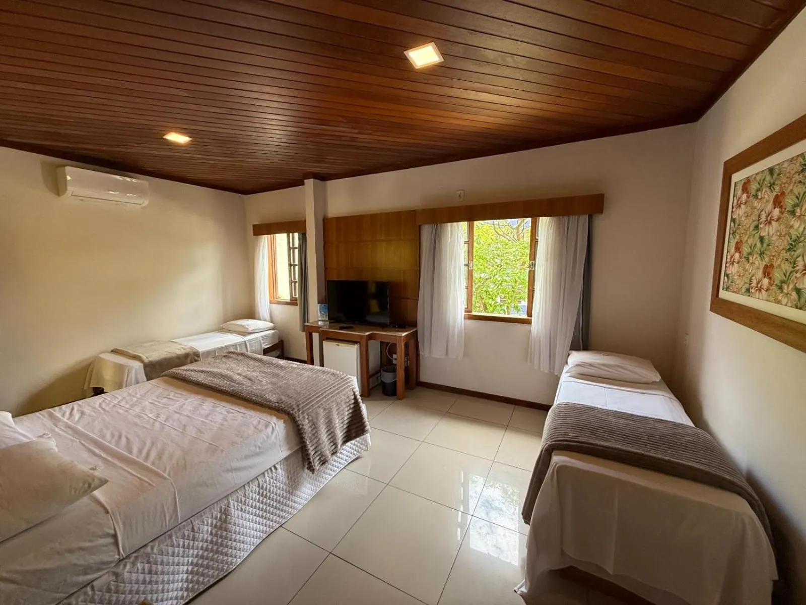 Bed in Hotel Mar de Cabo Frio