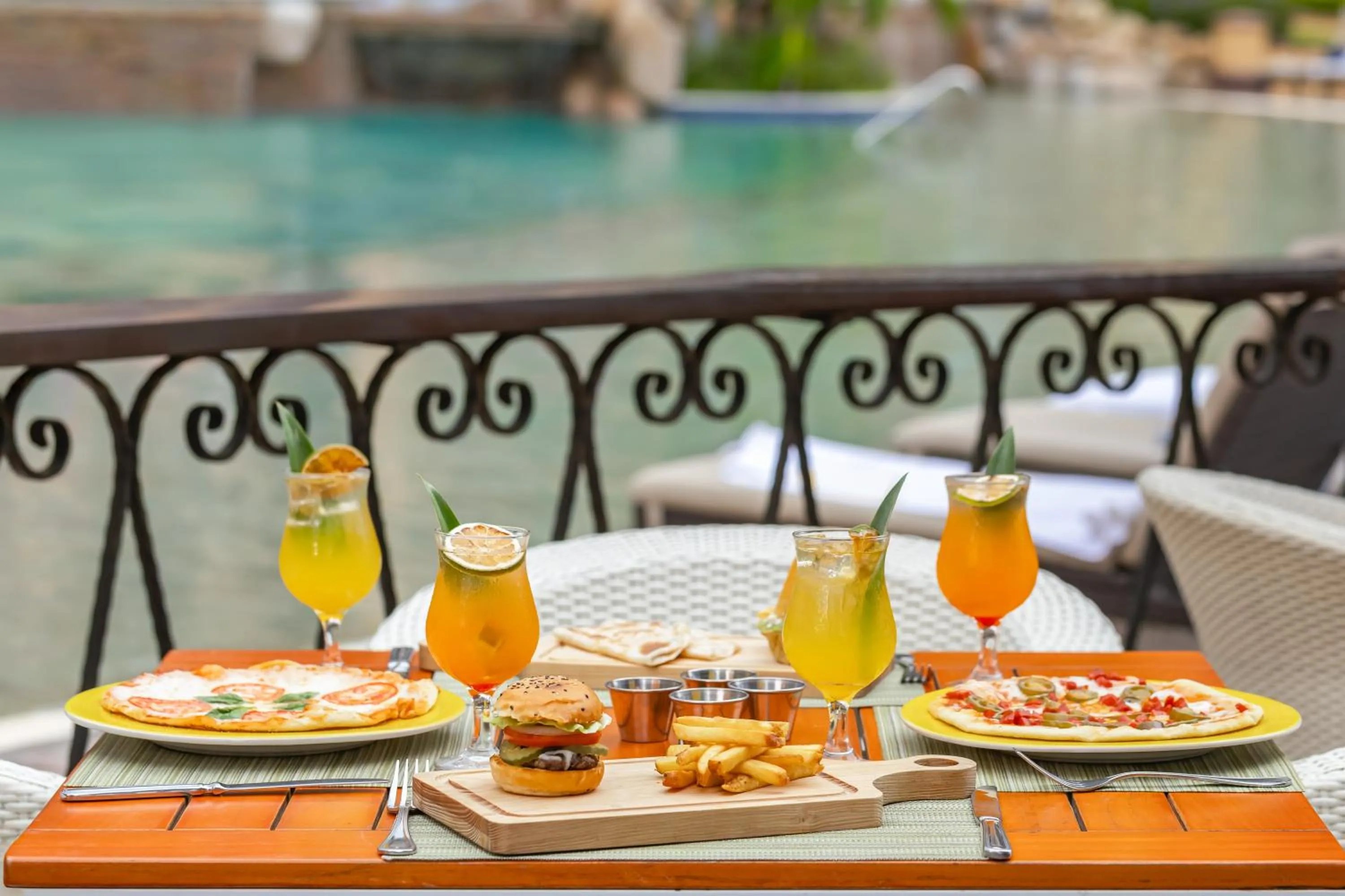 Restaurant/places to eat in Villa Del Palmar Flamingos Beach Resort & Spa
