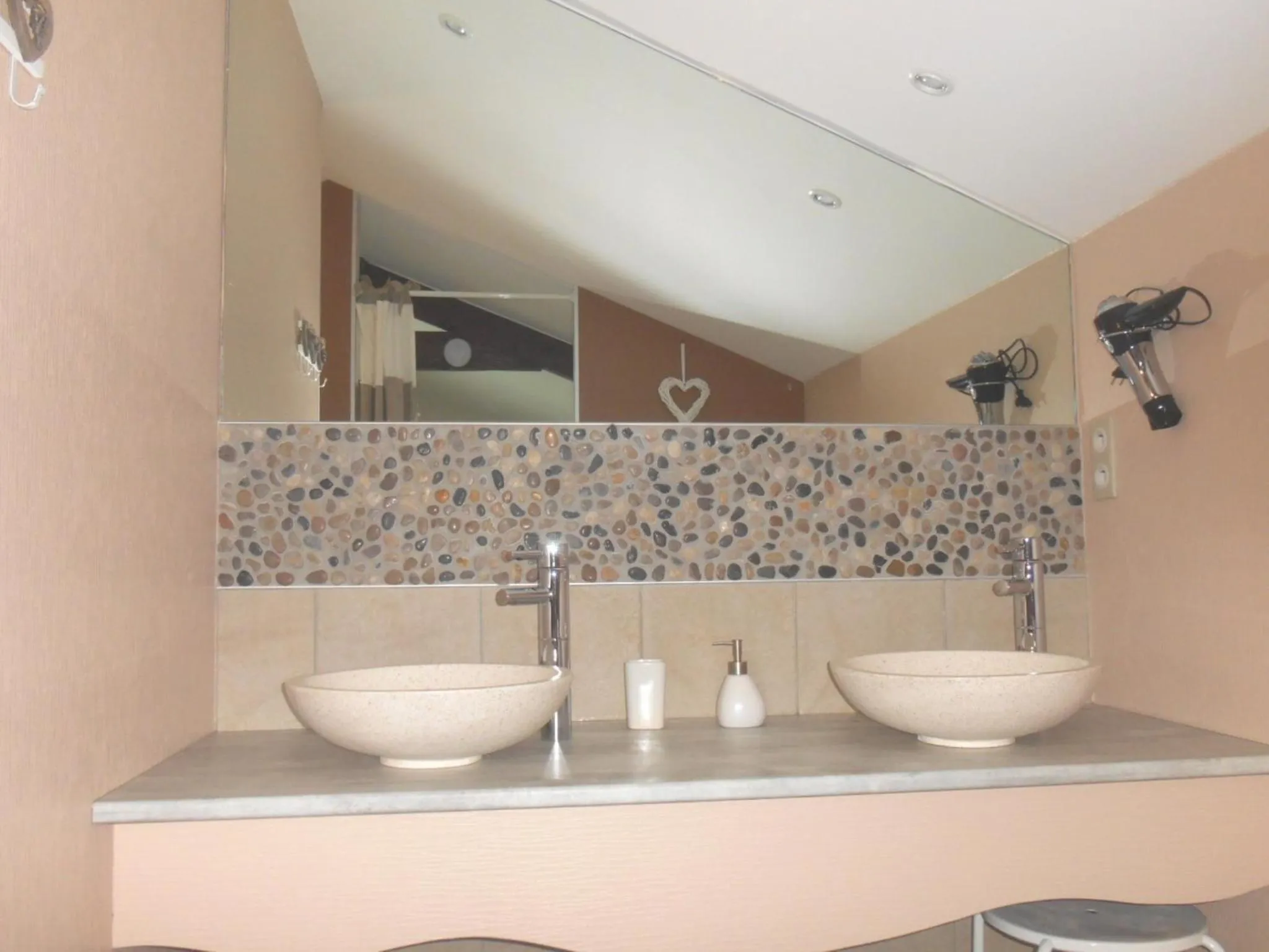 Bathroom in Le Moulin de Mayence