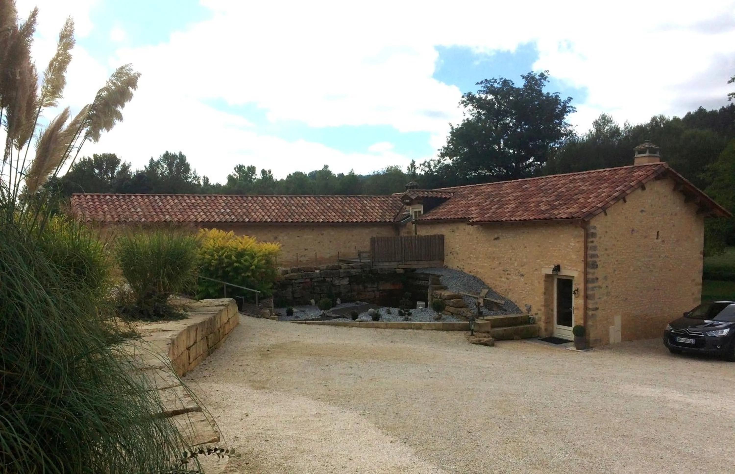 Facade/entrance in Le Moulin de Mayence