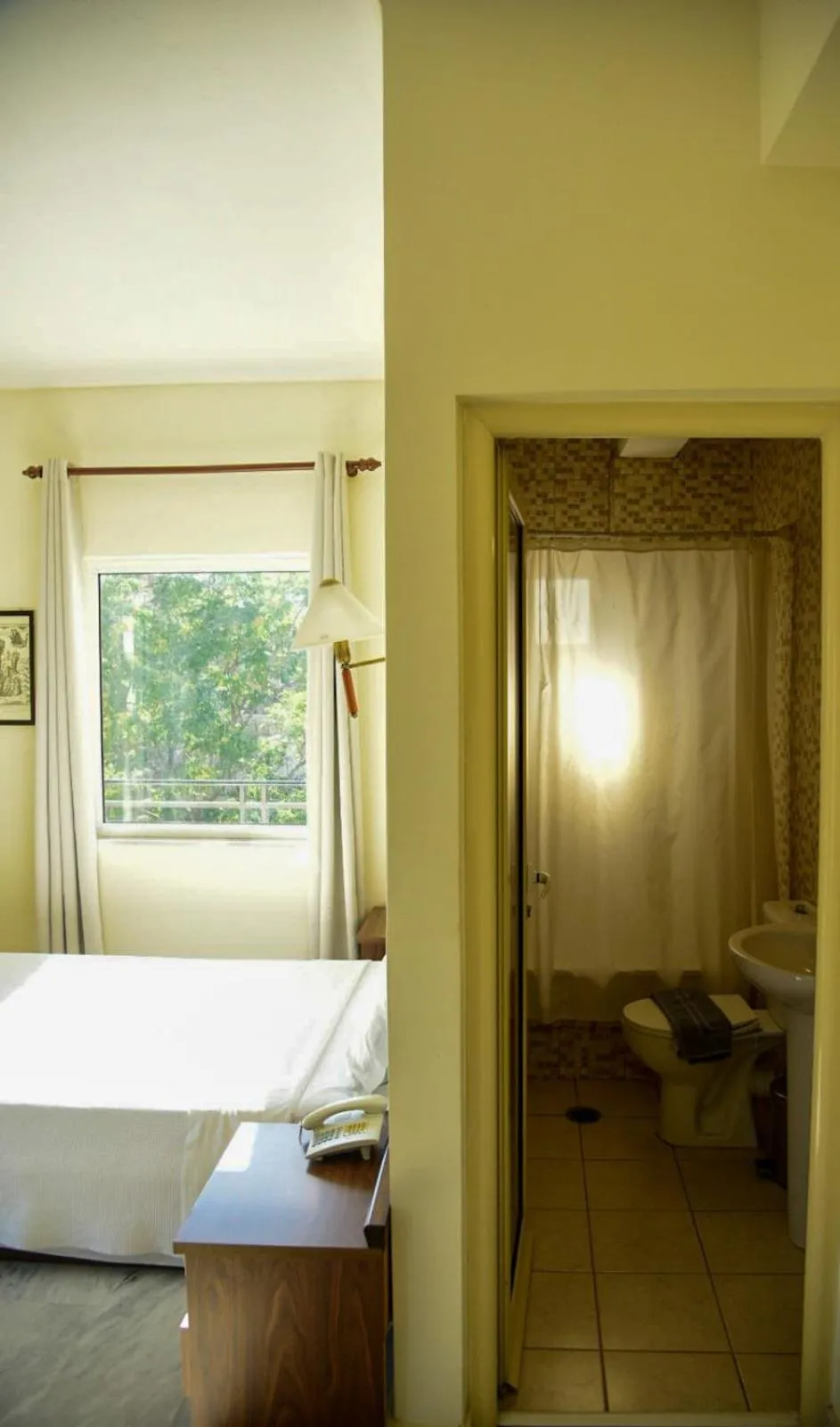 Bathroom, Bed in Hotel Edelweiss