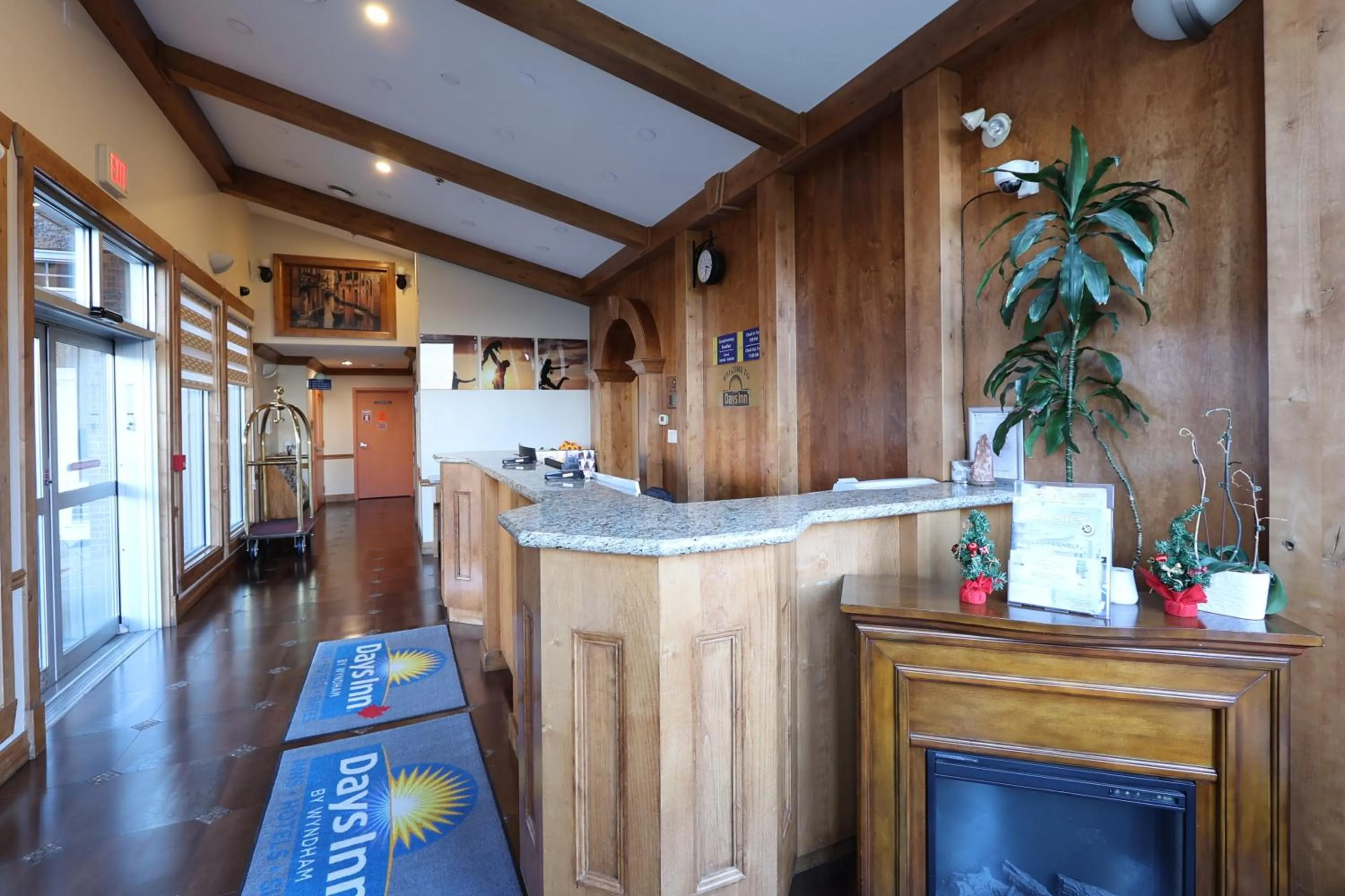 Lobby or reception in Days Inn by Wyndham Surrey