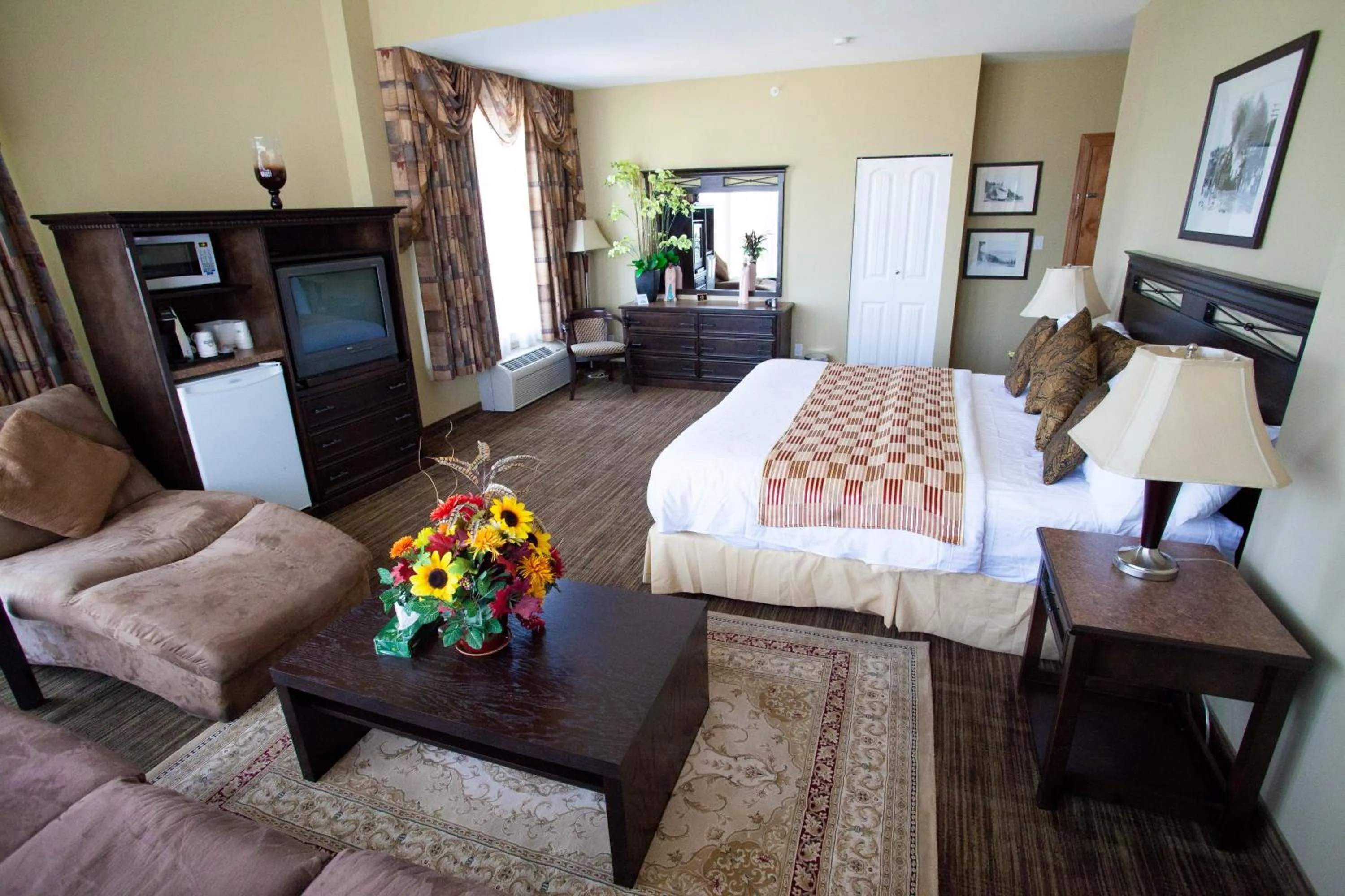 Seating area, Bed in Days Inn by Wyndham Surrey
