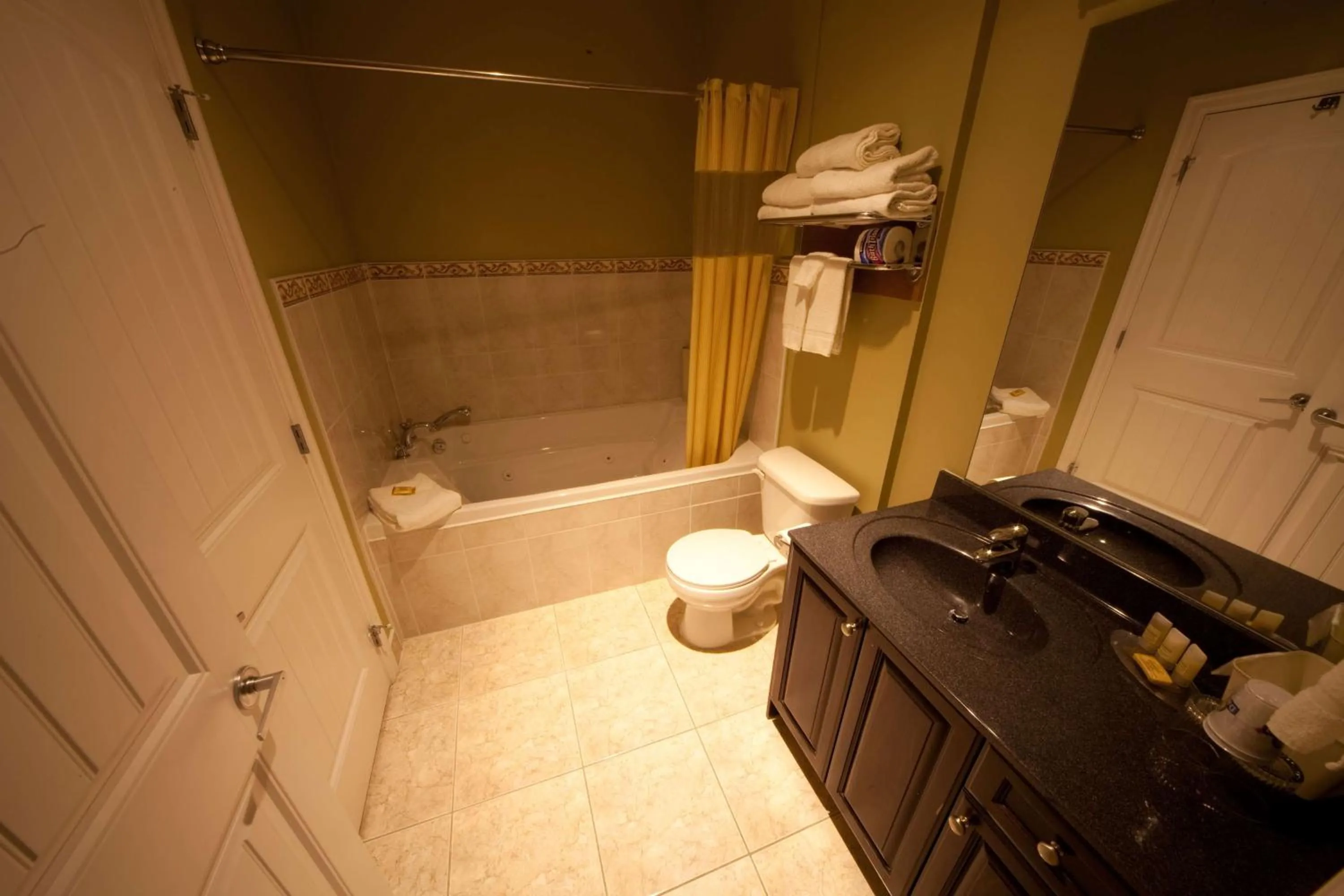 Photo of the whole room in Days Inn by Wyndham Surrey