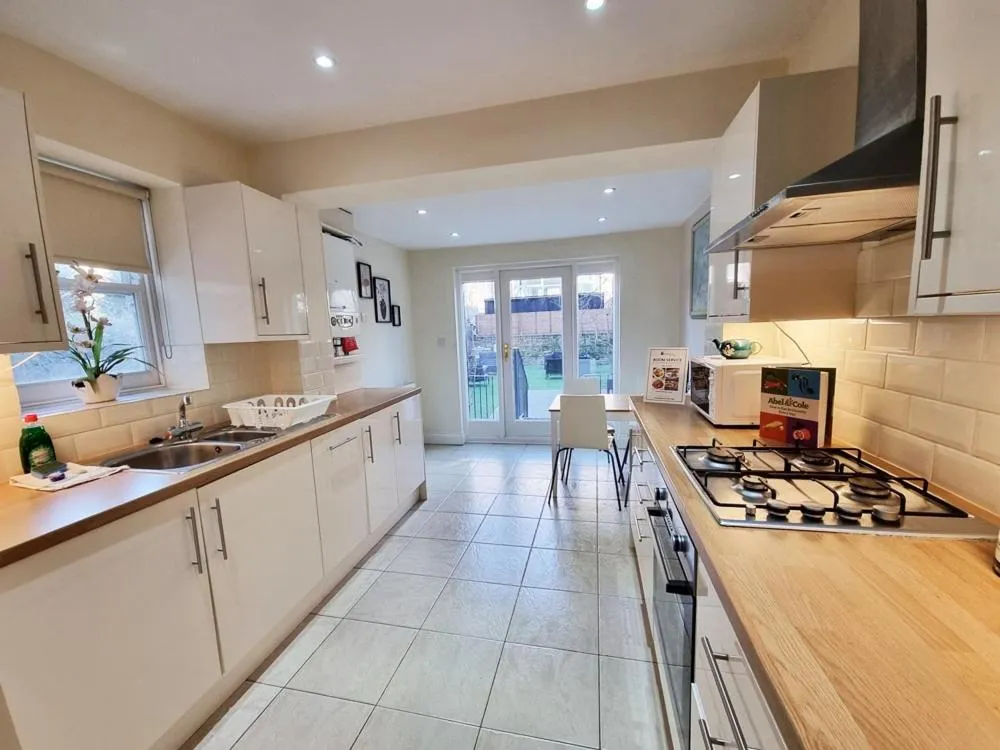 Oxford Gardens Apartments