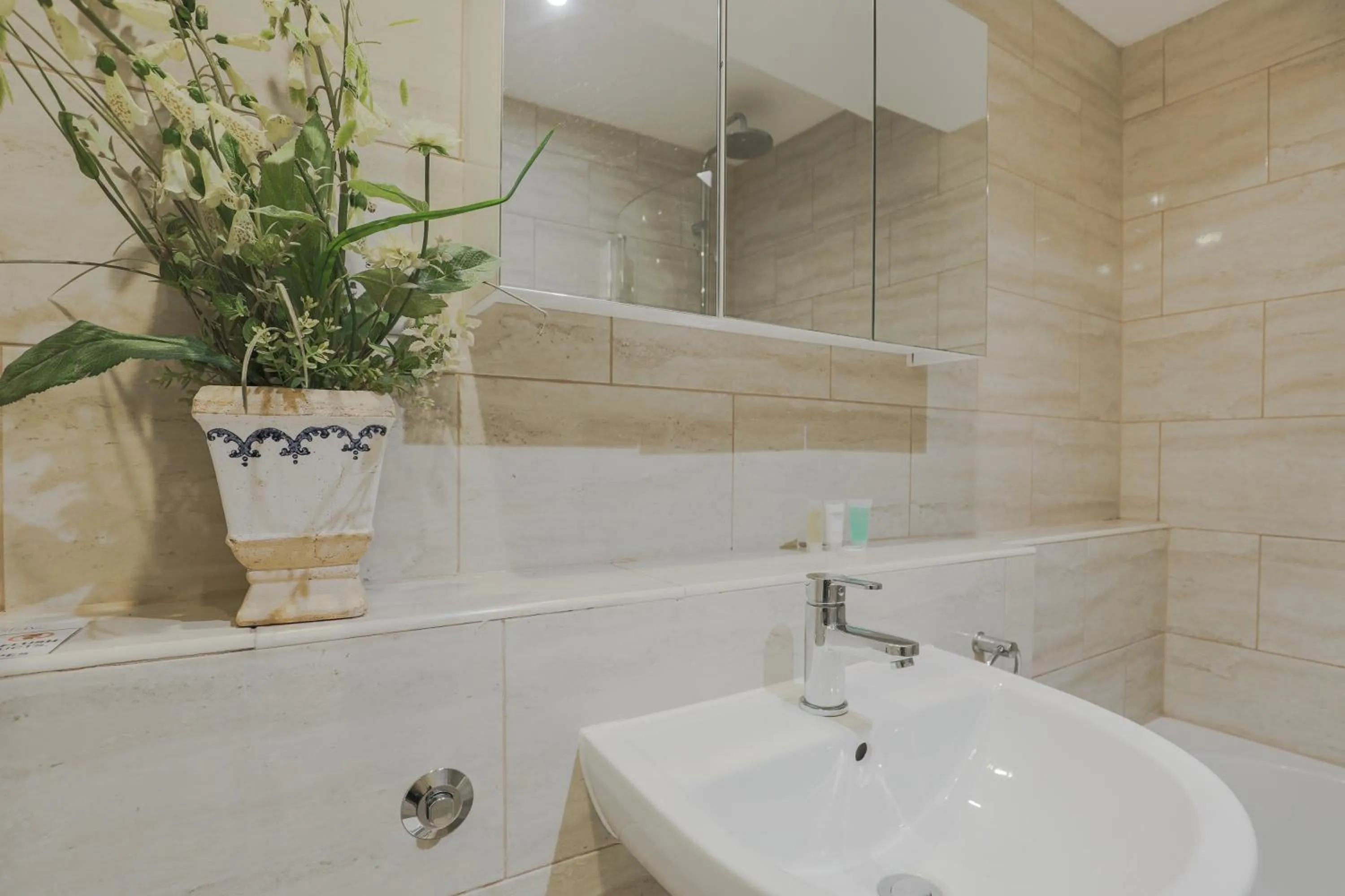 Oxford Gardens Apartments