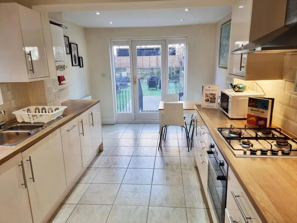 Oxford Gardens Apartments