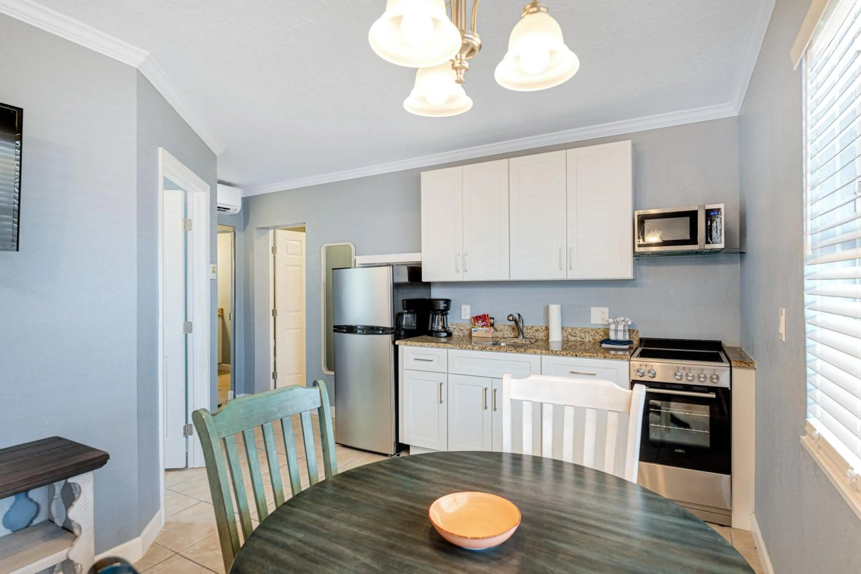 Kitchen or kitchenette in Tropical Beach Resorts - Sarasota