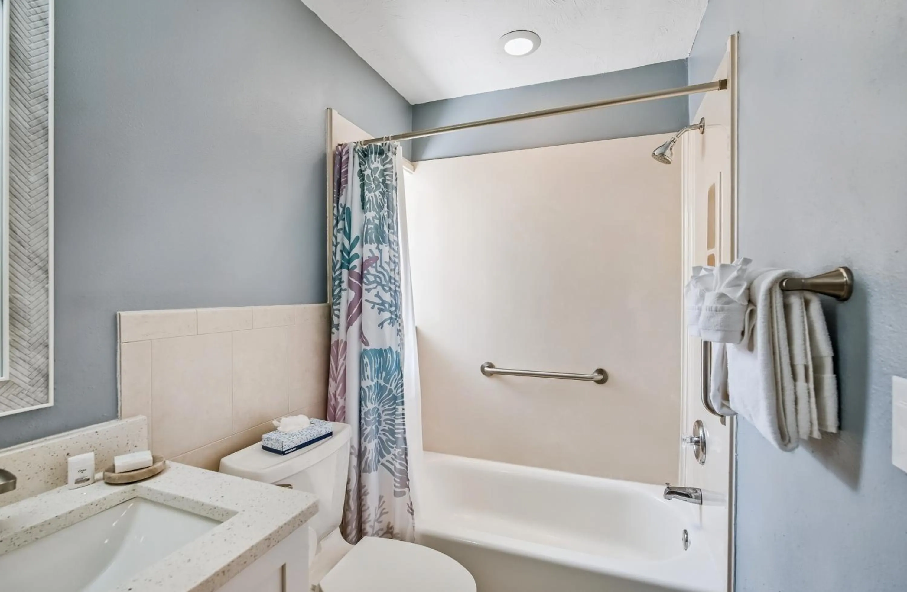 Bathroom in Tropical Beach Resorts - Sarasota