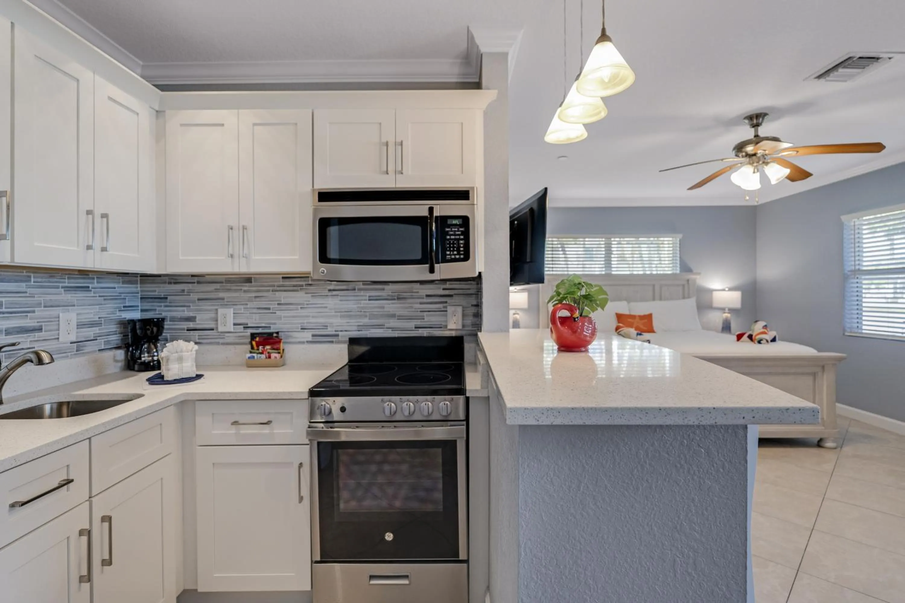 Kitchen or kitchenette in Tropical Beach Resorts - Sarasota