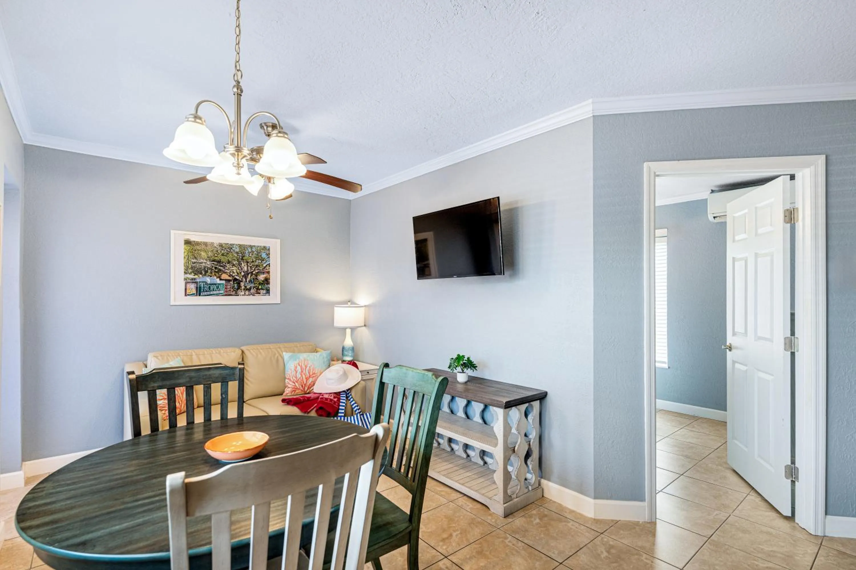 TV and multimedia in Tropical Beach Resorts - Sarasota